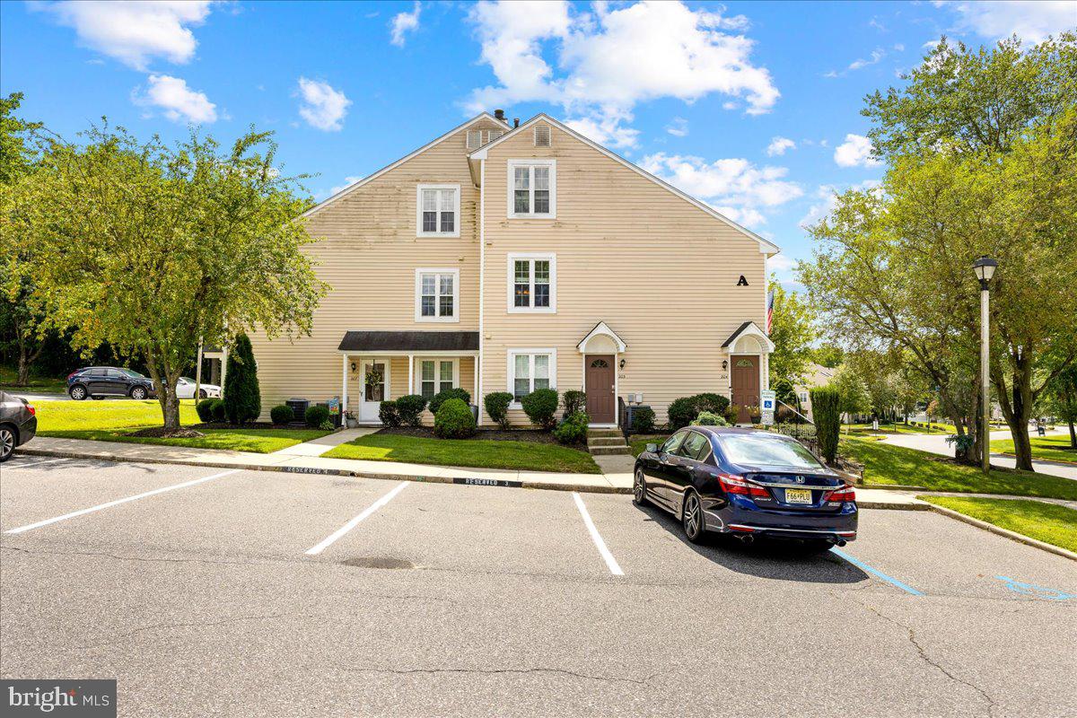 204 BOOTHBY COURT
