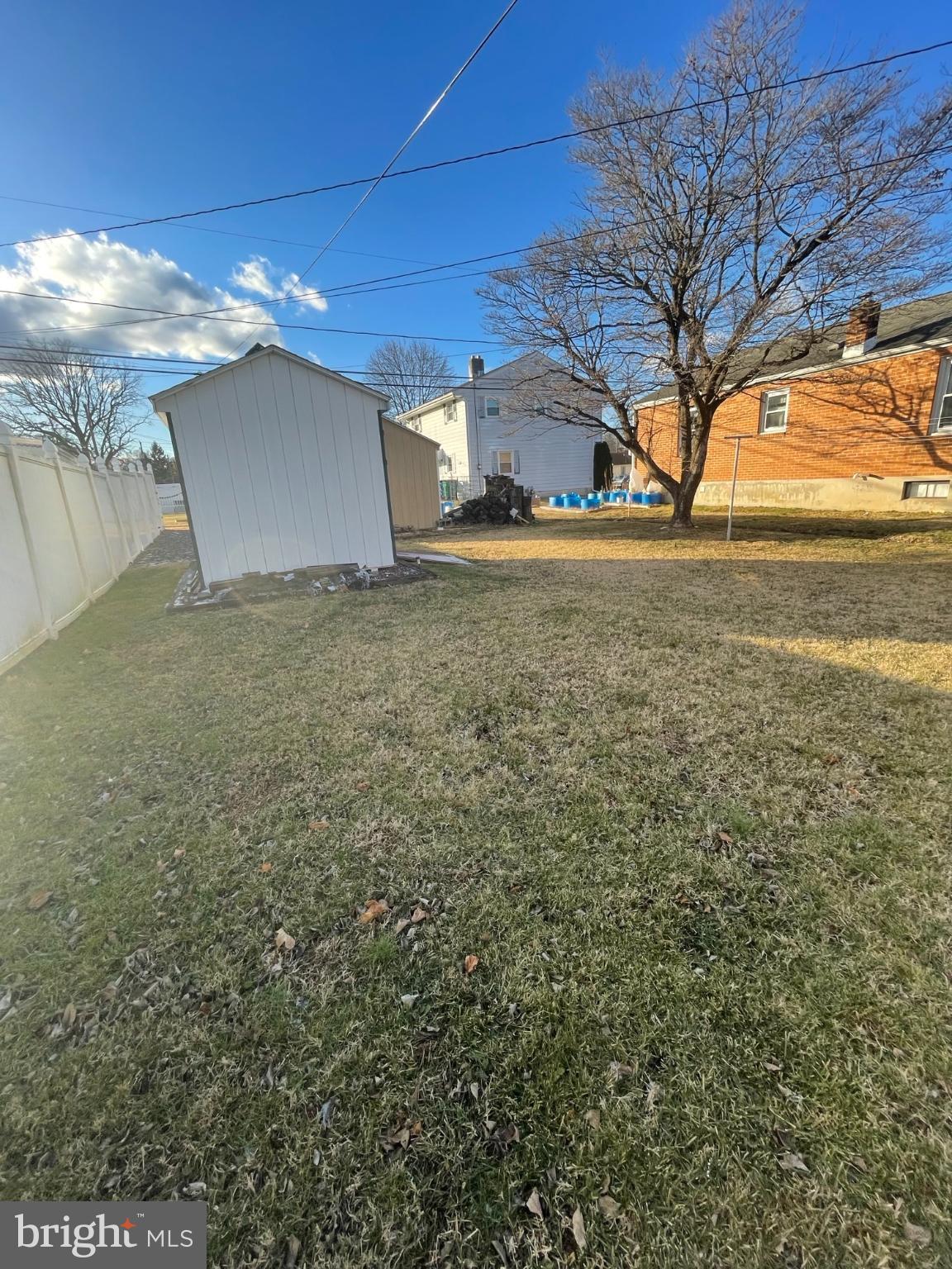 WEST LAWN - Residential Lease