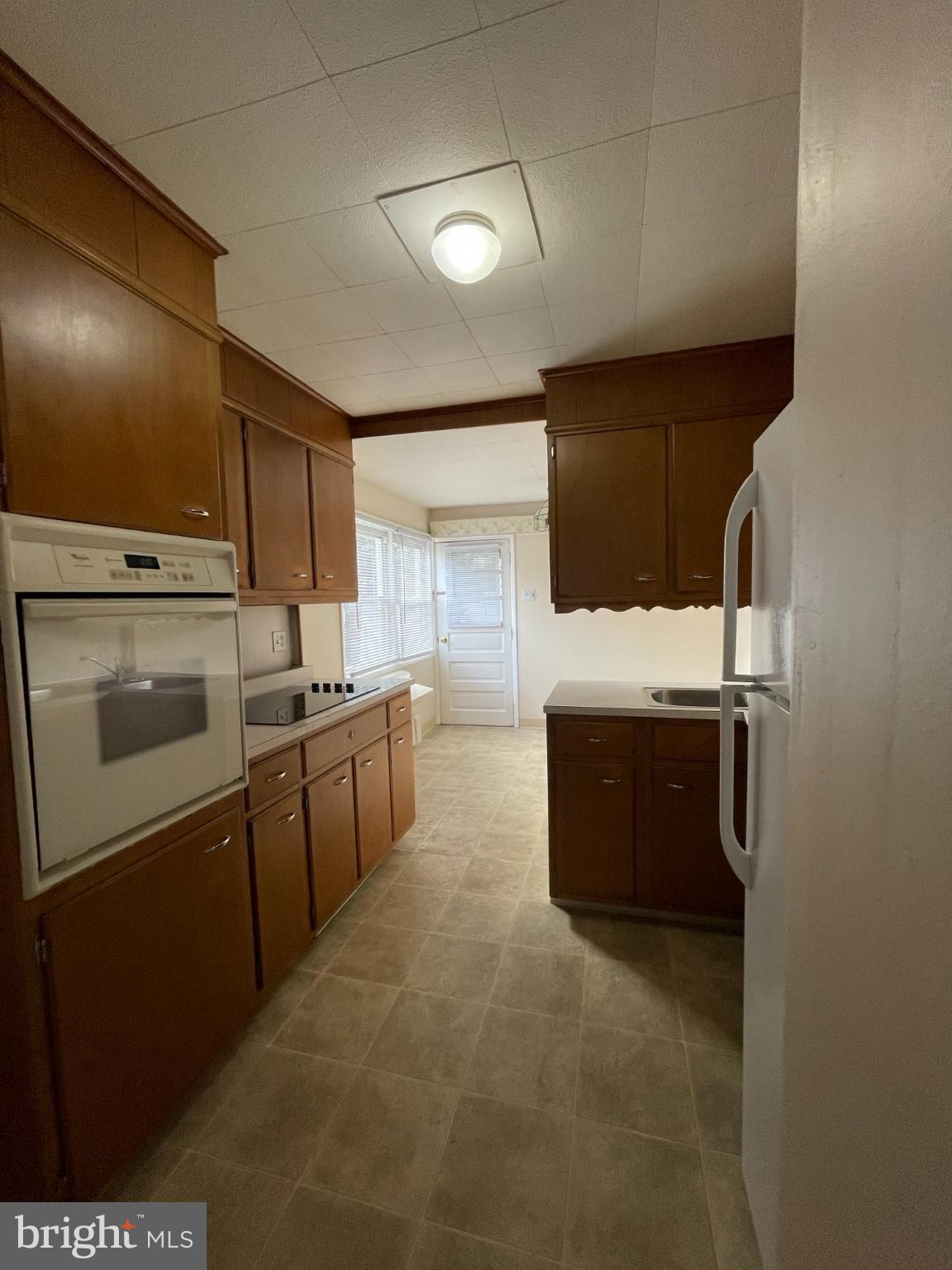 WEST LAWN - Residential Lease