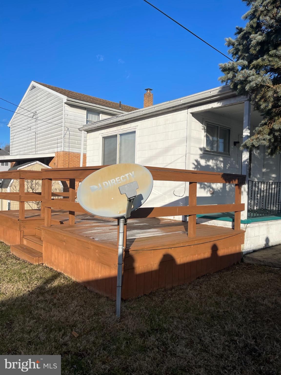 WEST LAWN - Residential Lease