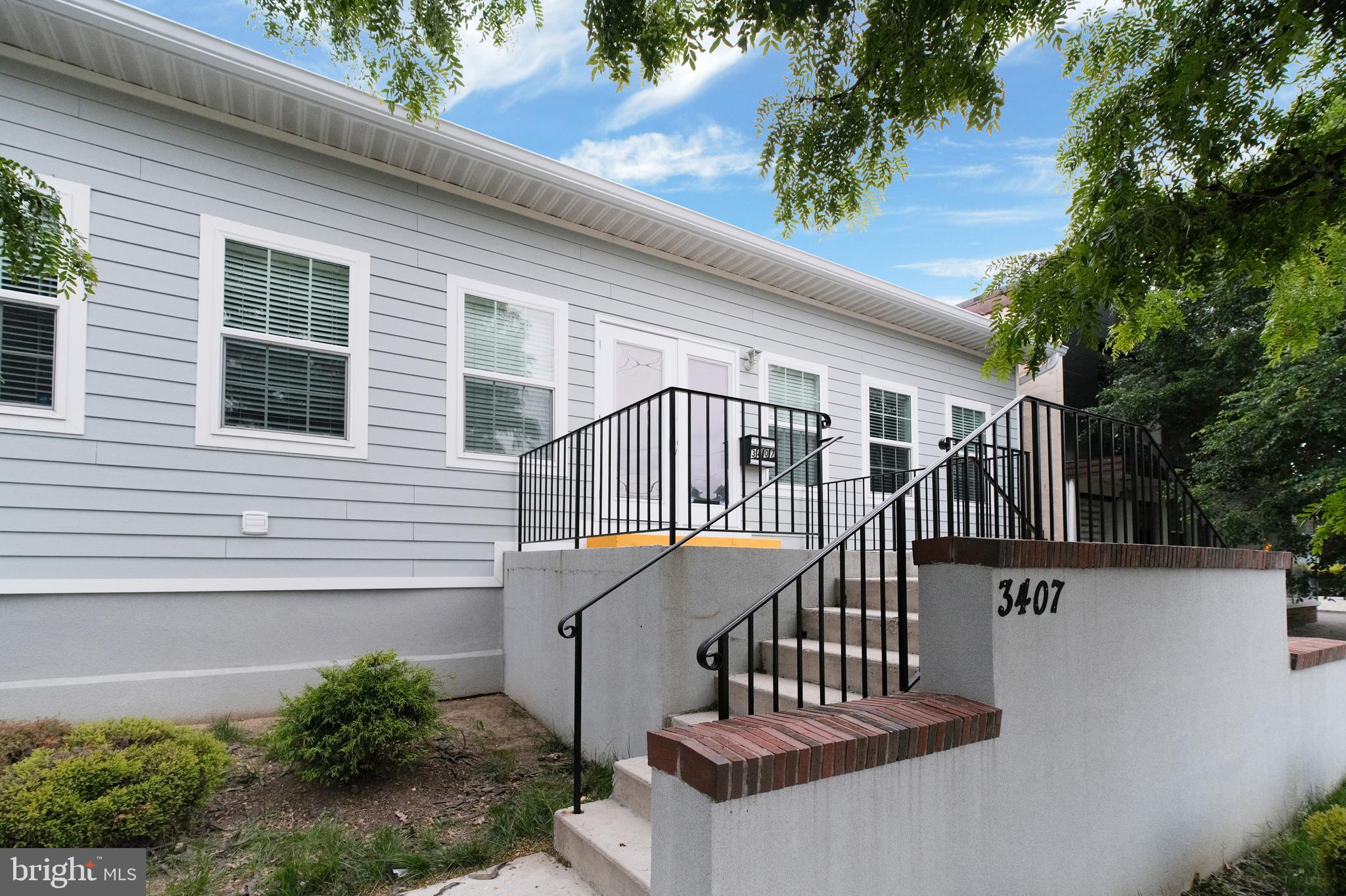 3407 PERRY STREET