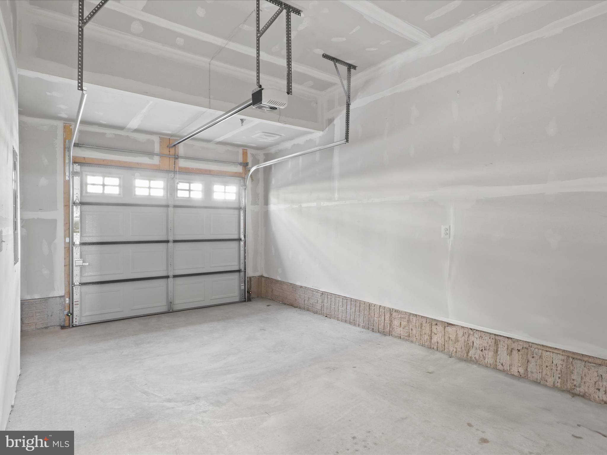 METRO WALK AT MOOREFIELD STATION - Residential