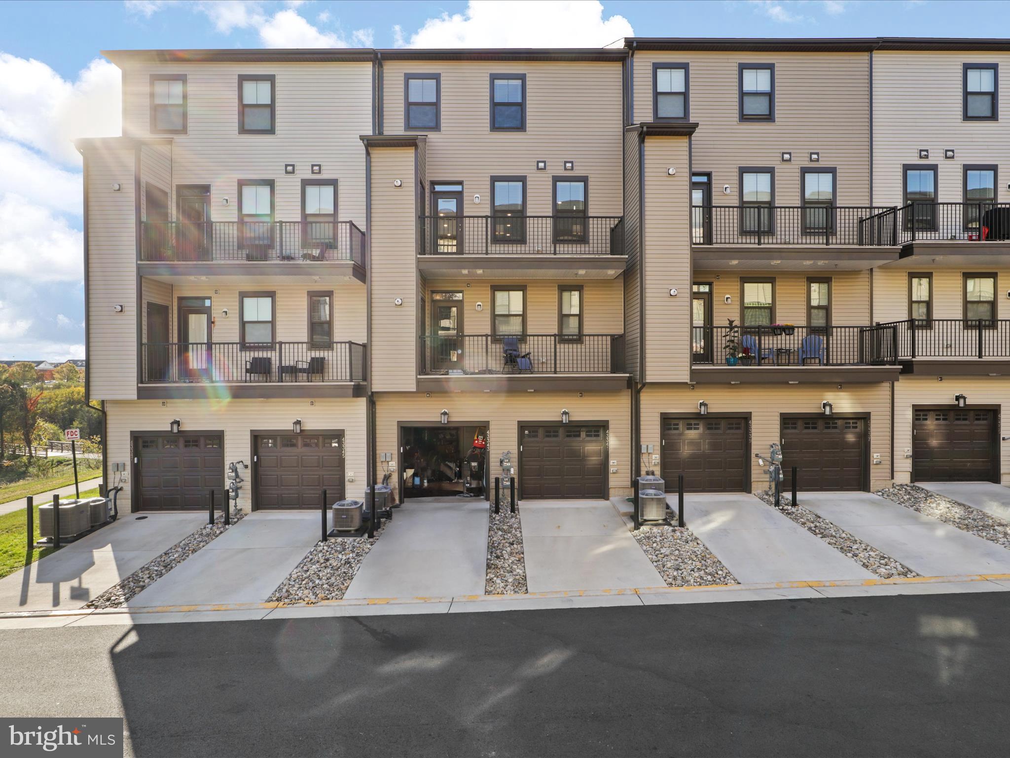 METRO WALK AT MOOREFIELD STATION - Residential