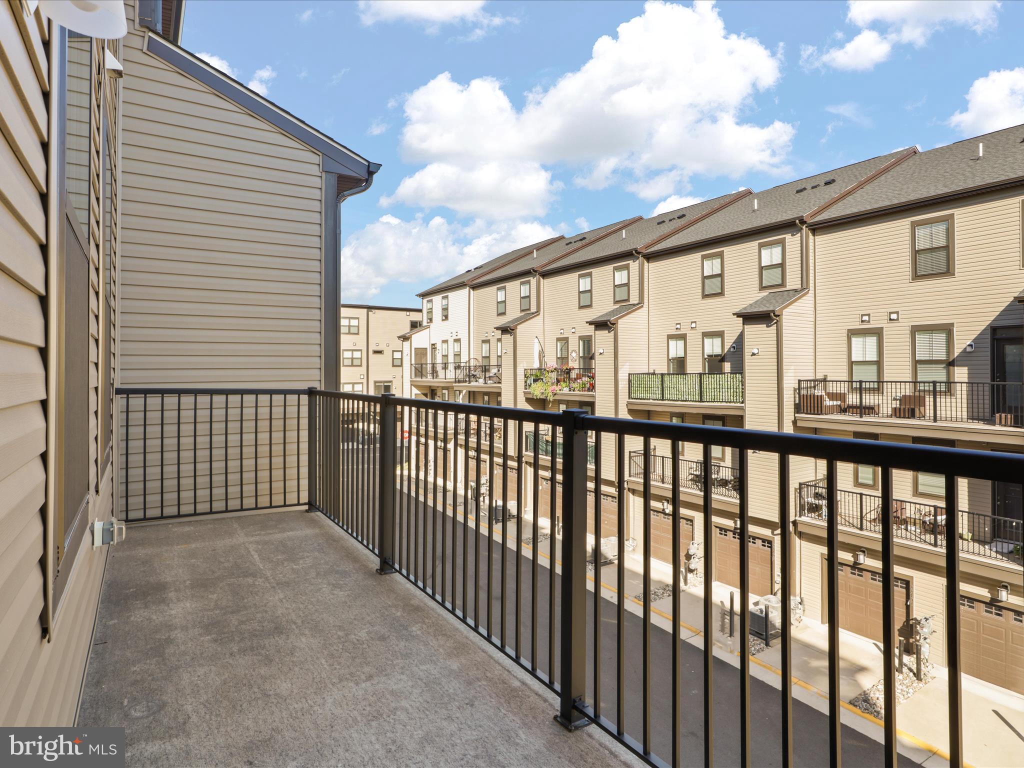 METRO WALK AT MOOREFIELD STATION - Residential