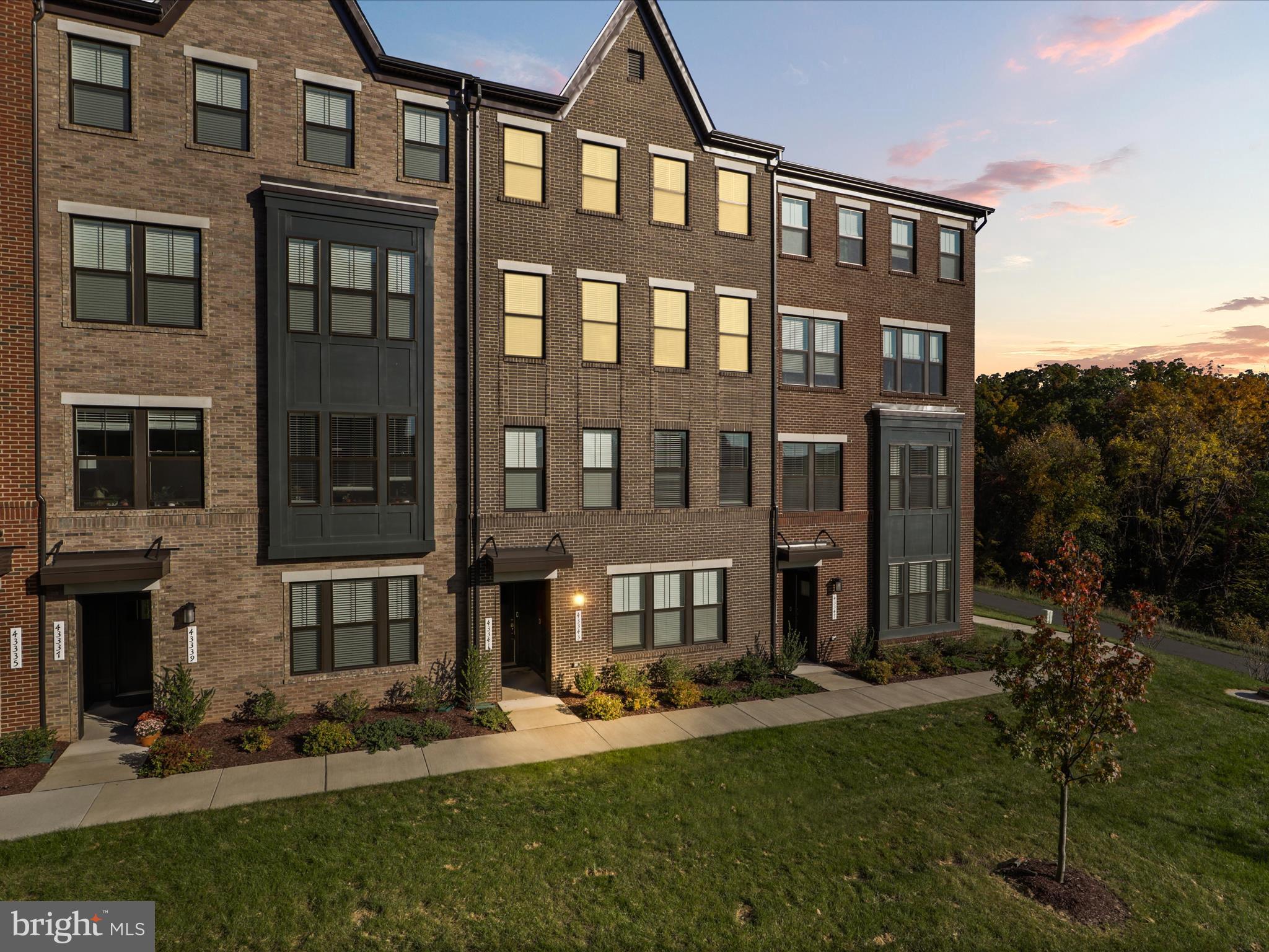 METRO WALK AT MOOREFIELD STATION - Residential