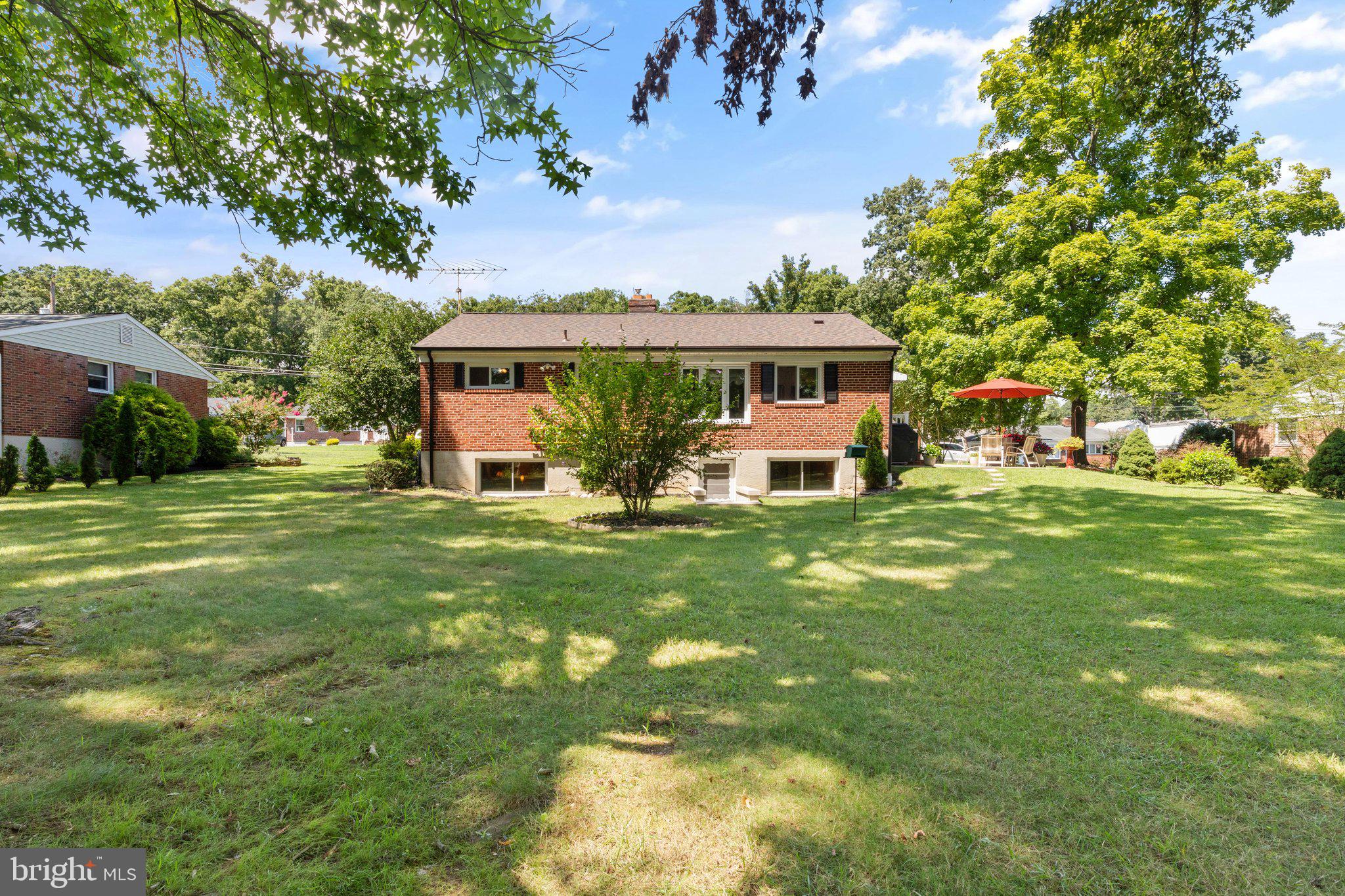 RICHLYN MANOR - Residential