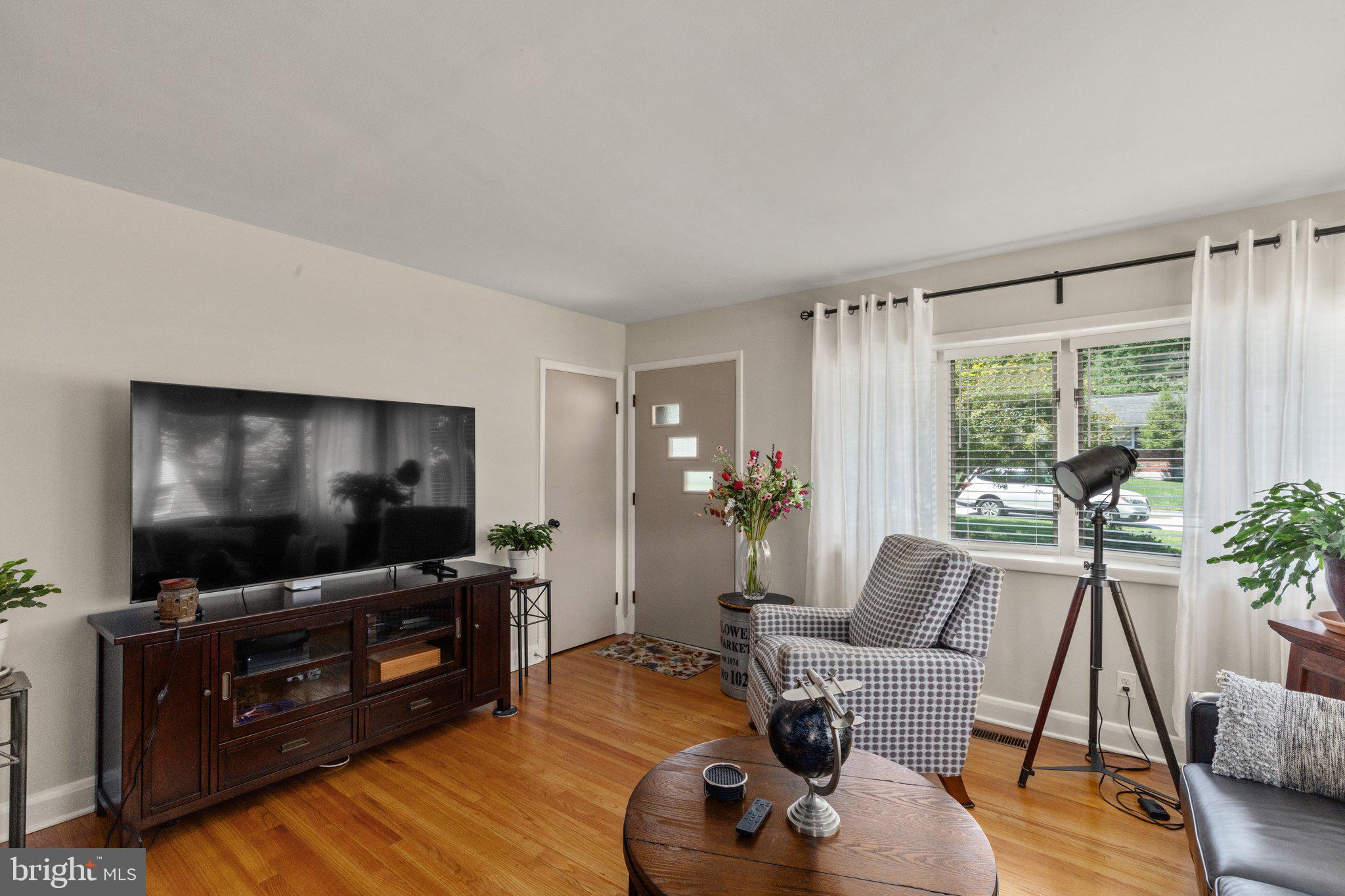 RICHLYN MANOR - Residential