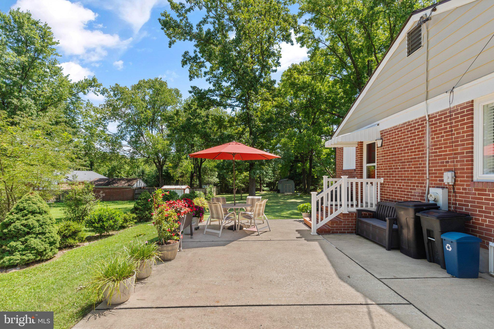 RICHLYN MANOR - Residential