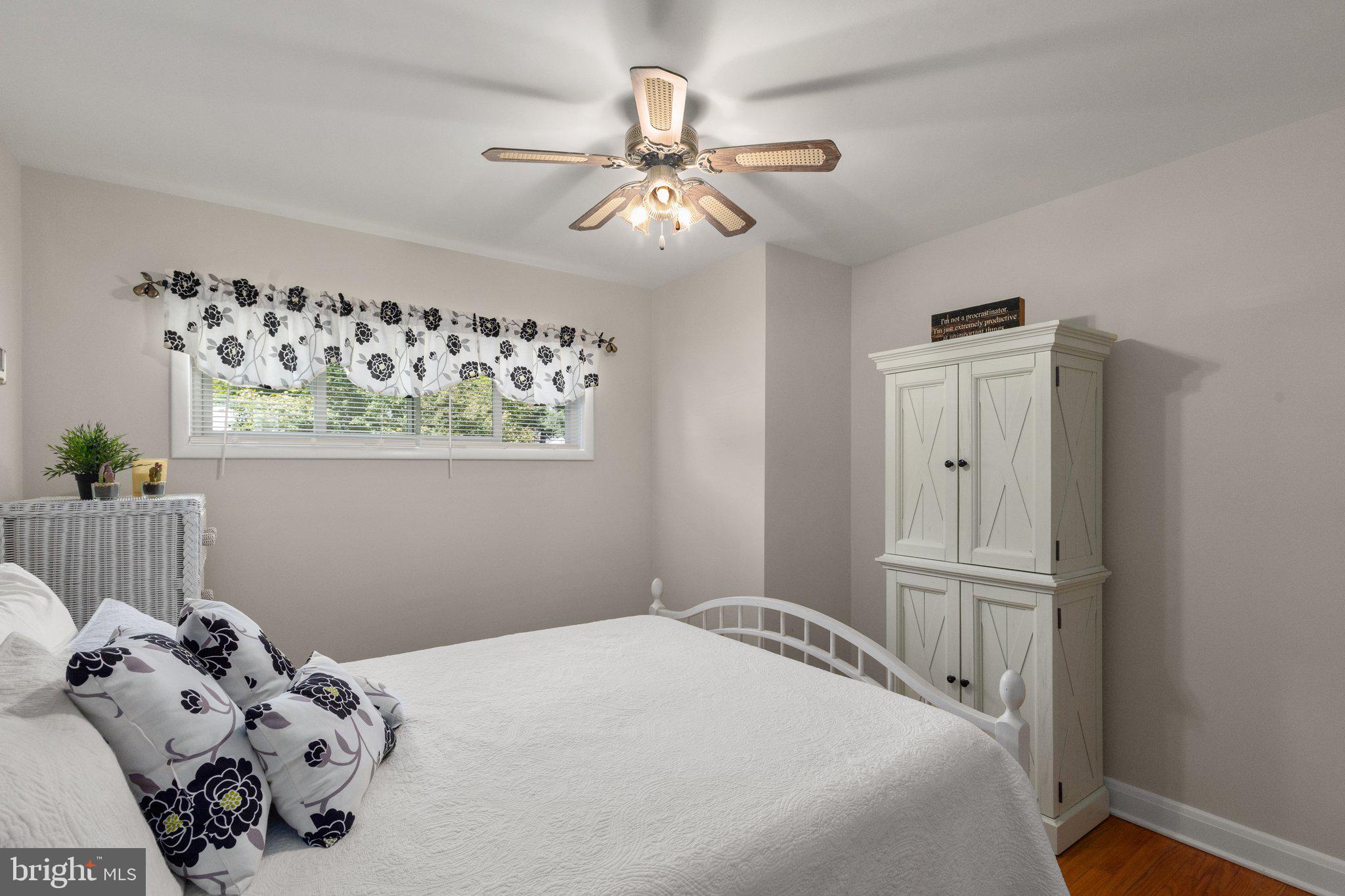 RICHLYN MANOR - Residential