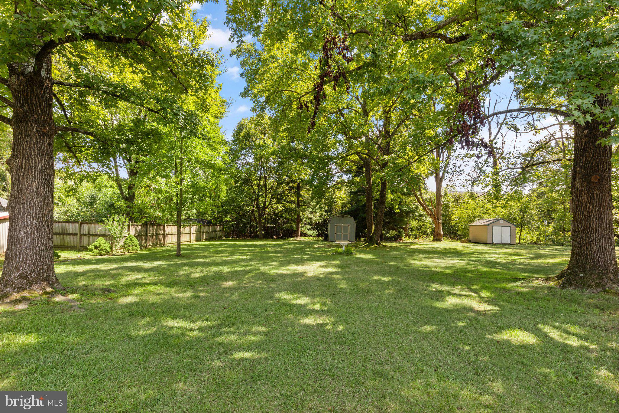 RICHLYN MANOR - Residential