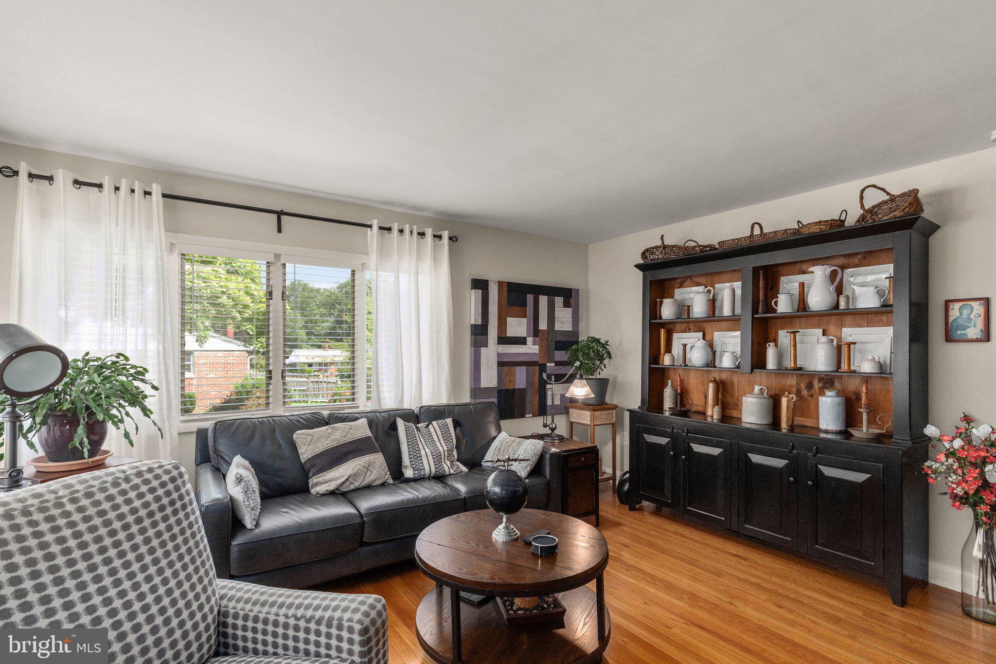 RICHLYN MANOR - Residential