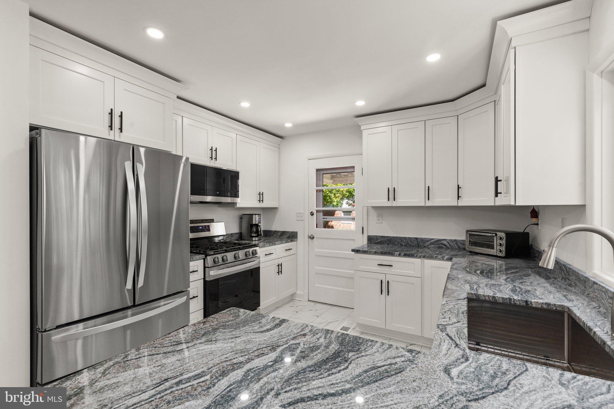 RICHLYN MANOR - Residential