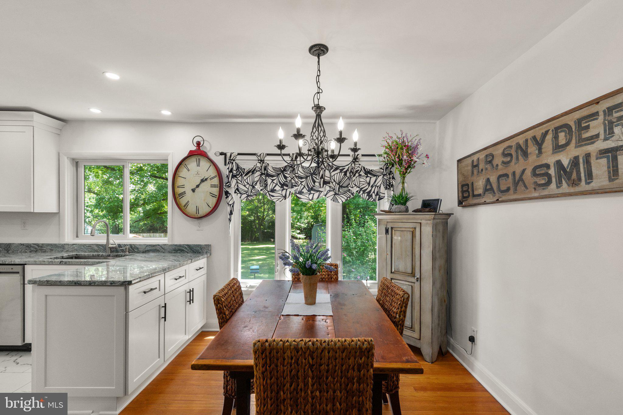 RICHLYN MANOR - Residential