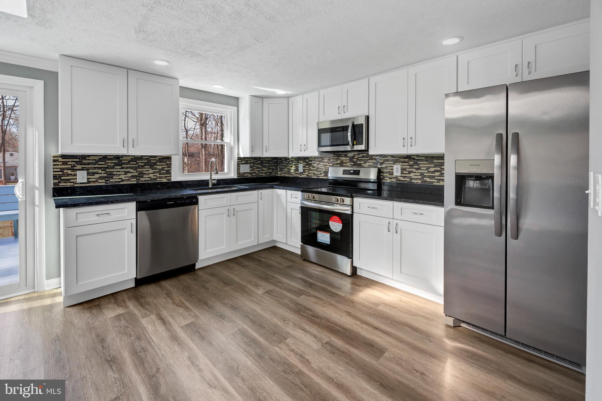 RESTON - Residential