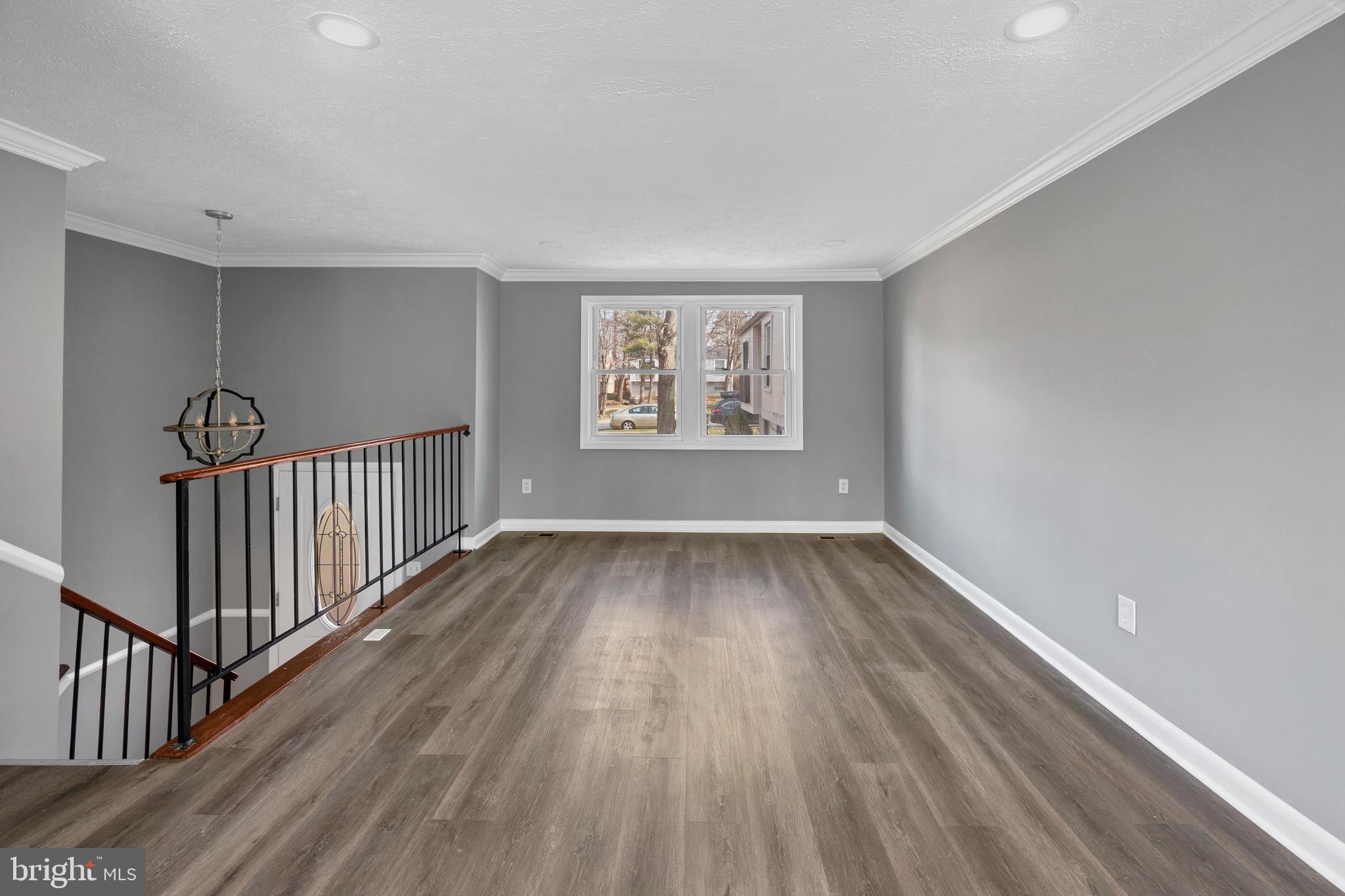 RESTON - Residential