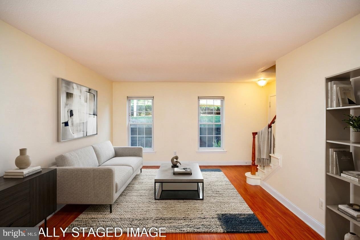 194 BERWICK PLACE 21E