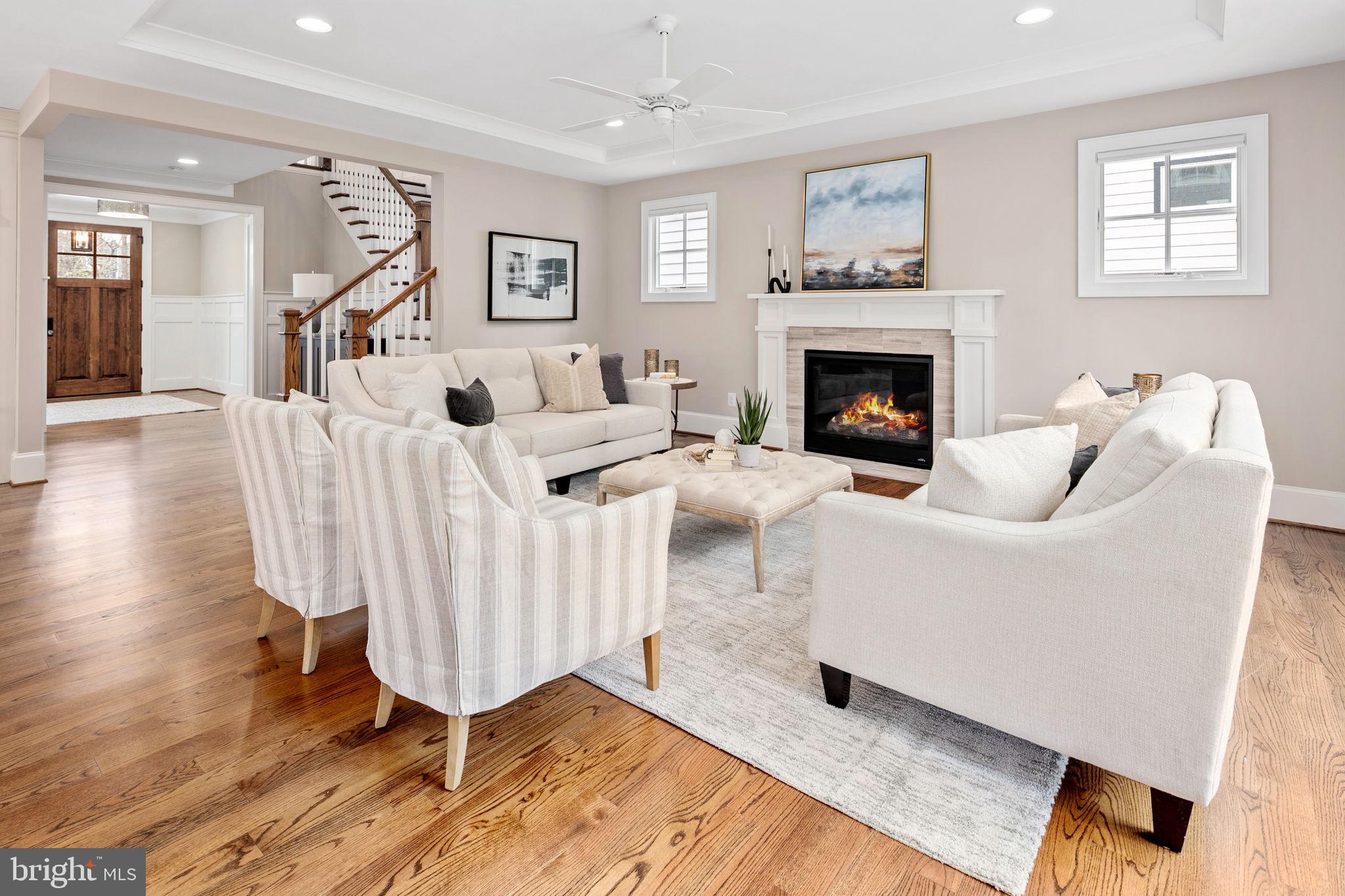 LEE HEIGHTS - Residential