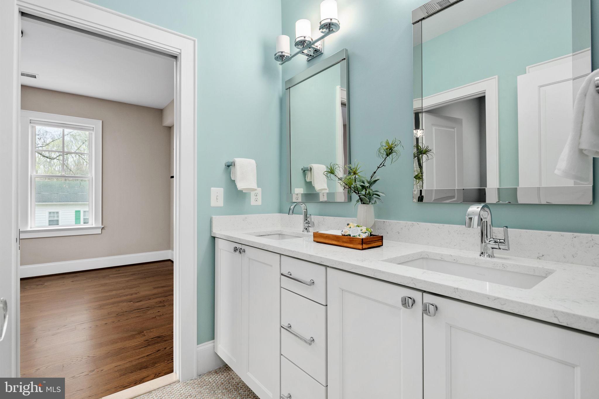 LEE HEIGHTS - Residential