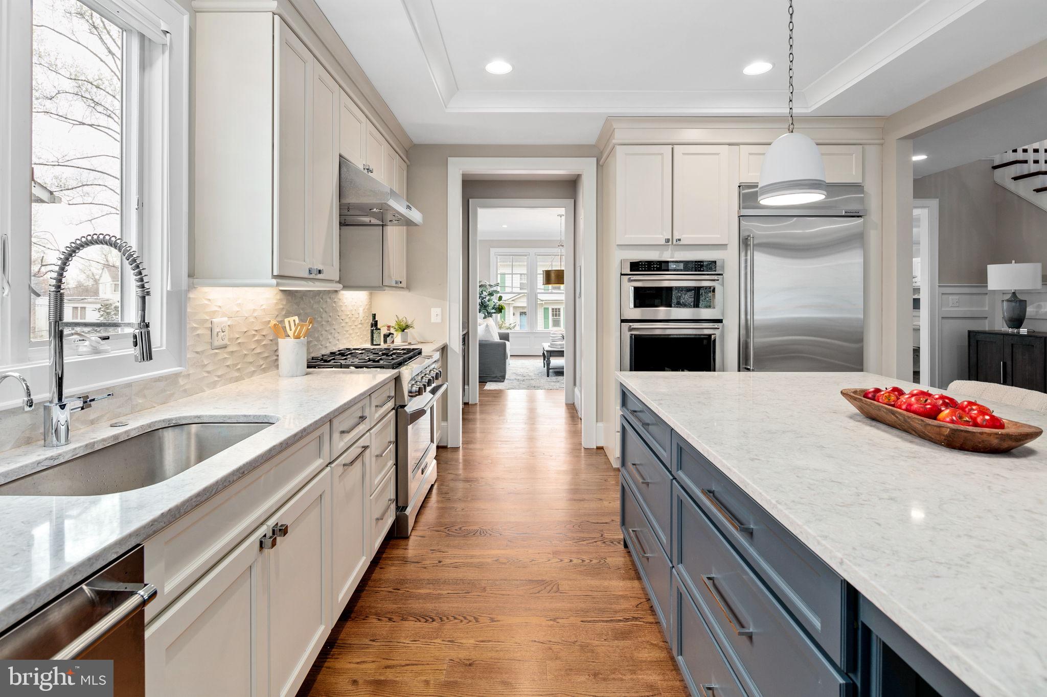 LEE HEIGHTS - Residential