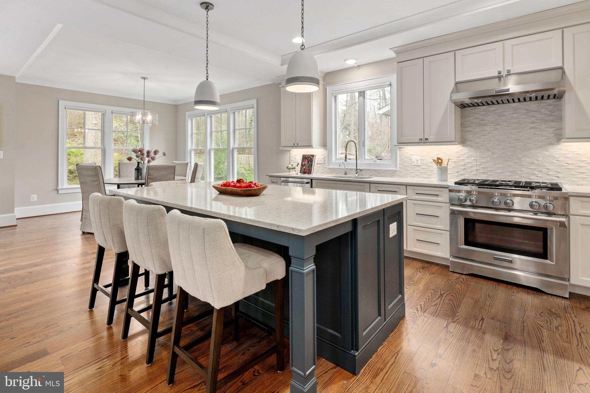 LEE HEIGHTS - Residential