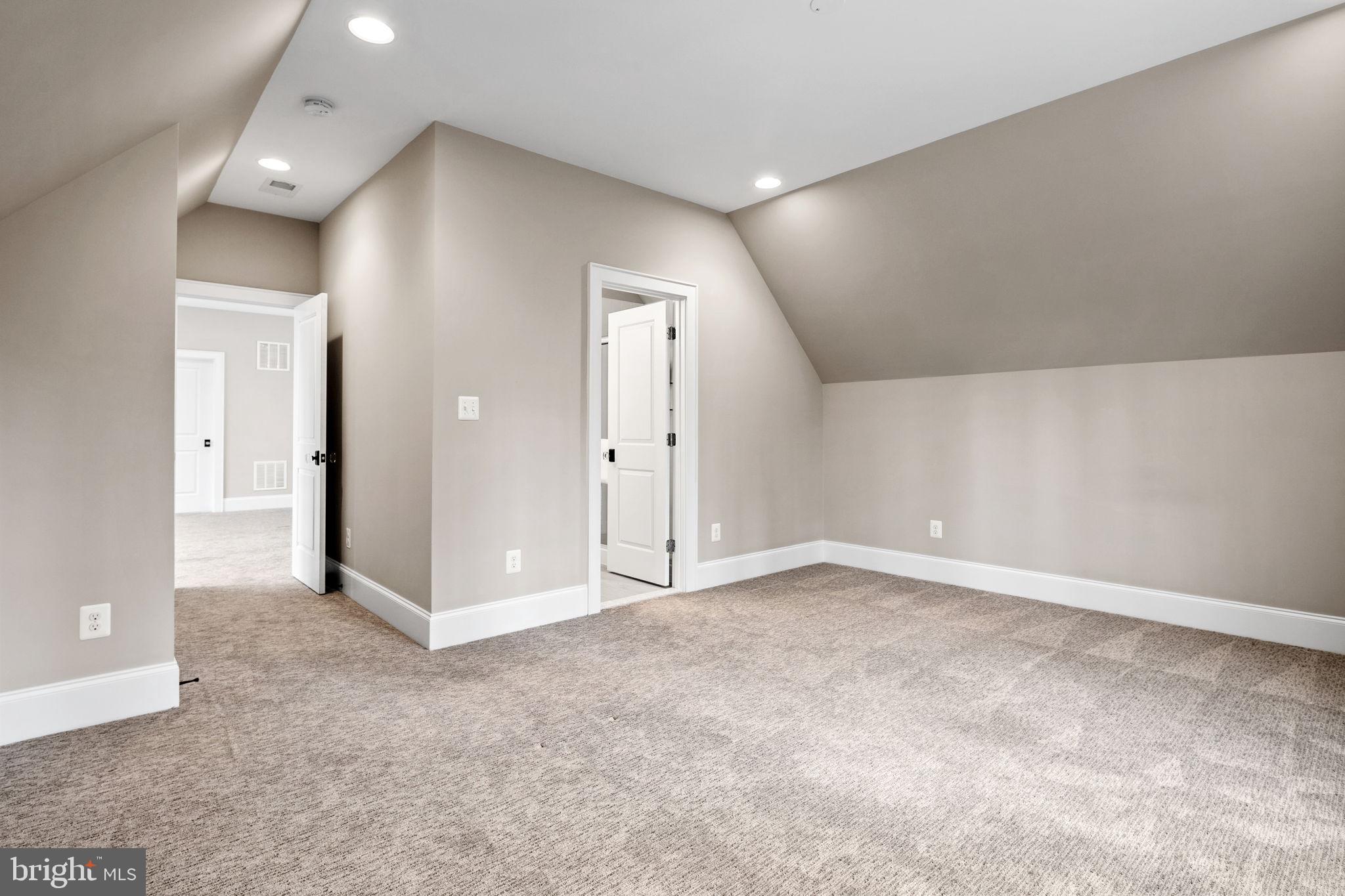 LEE HEIGHTS - Residential