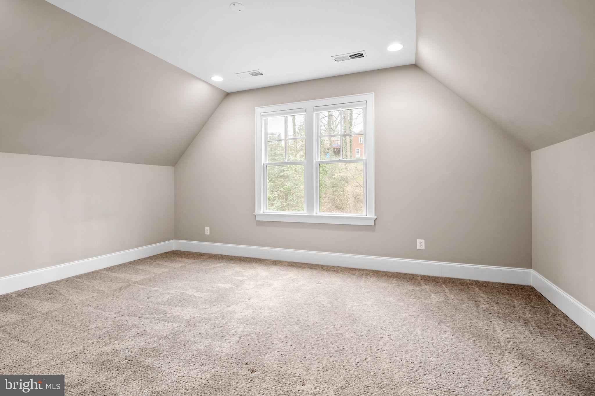 LEE HEIGHTS - Residential