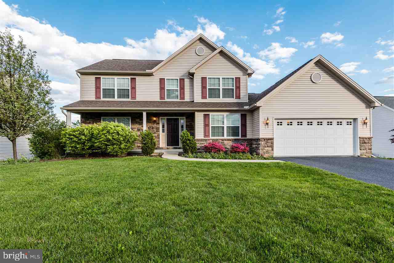Recently Vacated and Ready to Sell! Spacious Single Family Home in Chatham Glenn. Nearly 2500 sq. ft. w/4 bedrooms, 2 1/2 baths. Den/office on main level. Formal living and dining rooms. Large kitchen w/center island open to family room. Large 2 Car Garage. Excellent storage and space. Walkout lower level.