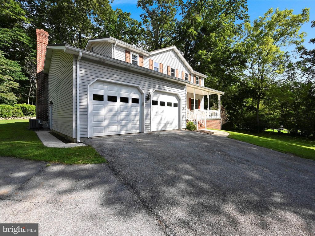 Photo of 5460 Ridge Road, ELIZABETHTOWN, PA 17022 (MLS # PADA2048360)