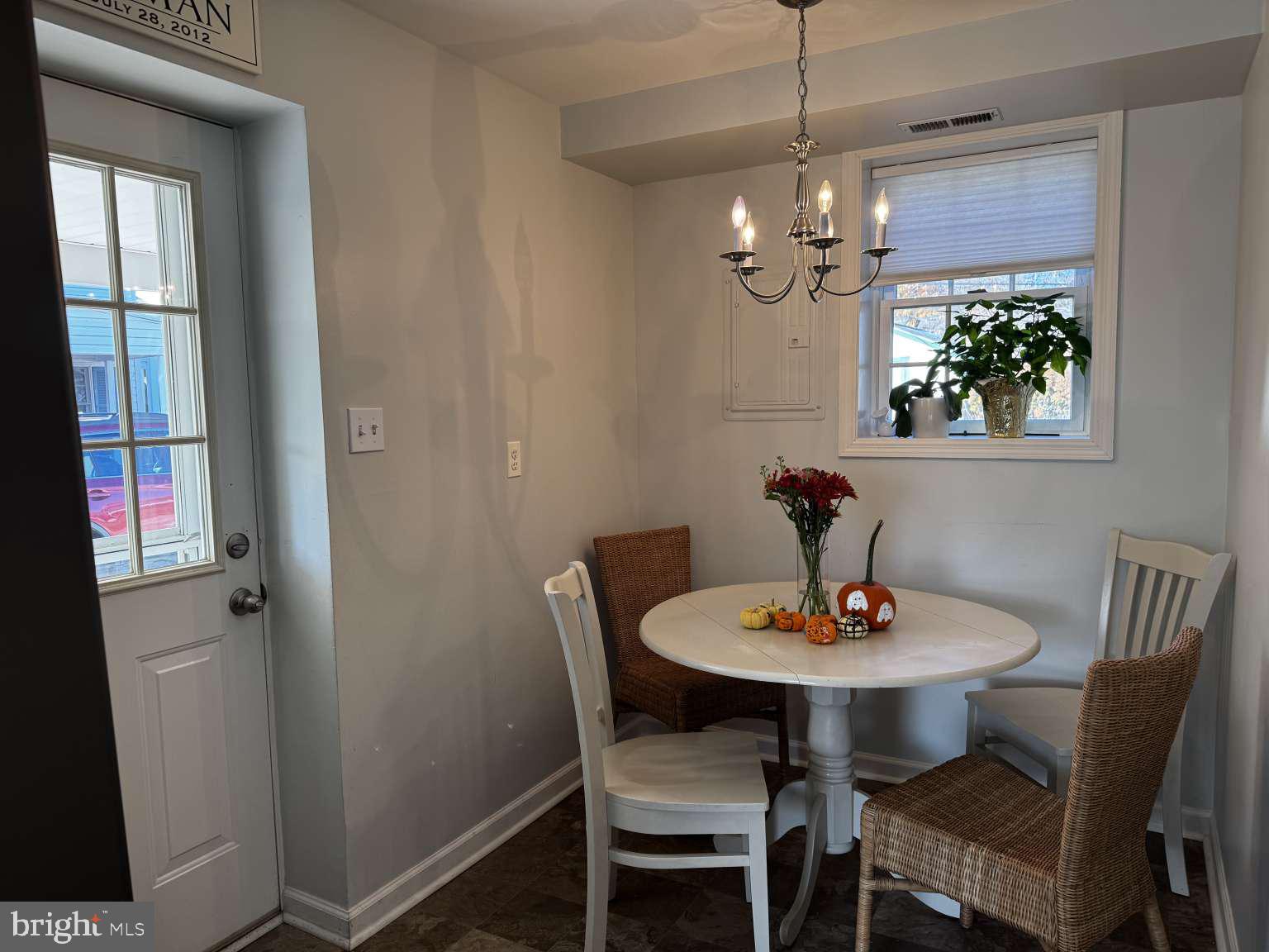 4004 SCHOOL HOUSE LANE