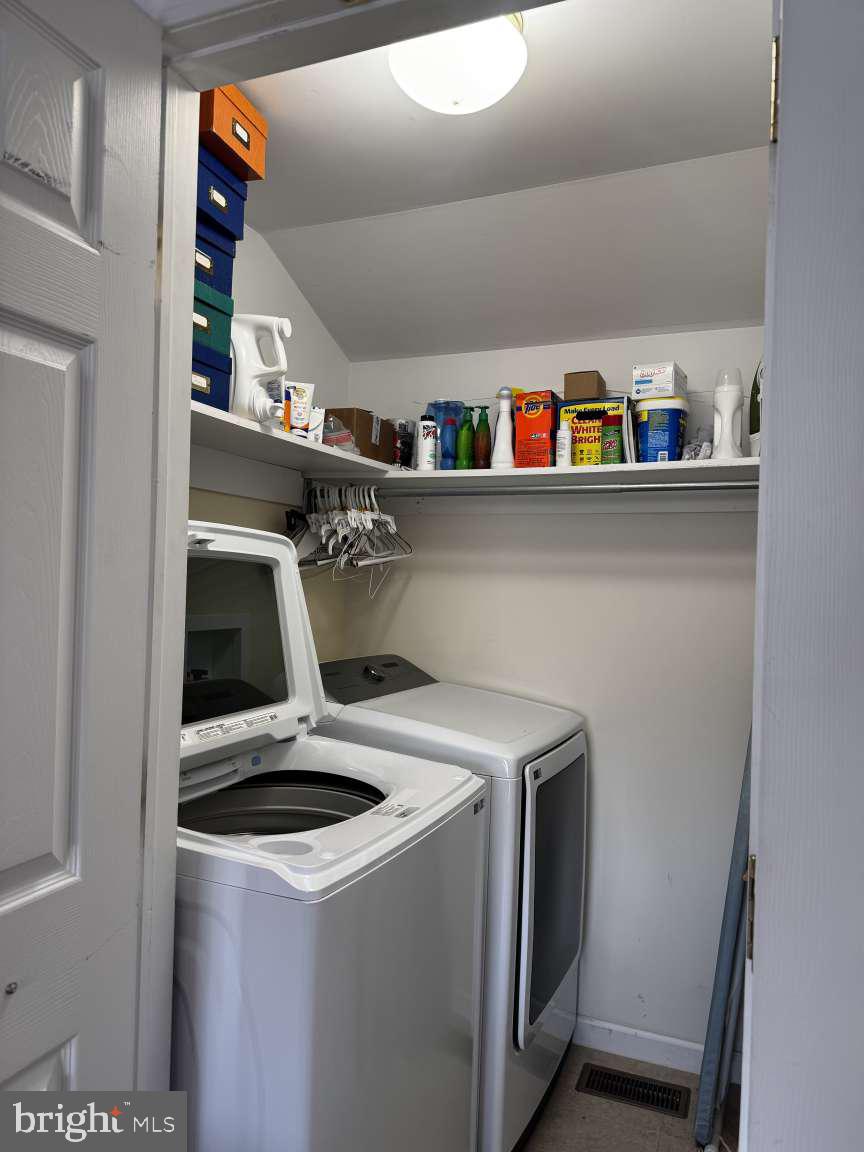 LAFAYETTE HILL - Residential