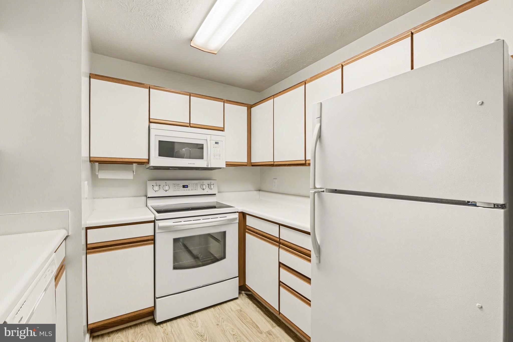 RIVERSIDE PARK - Residential