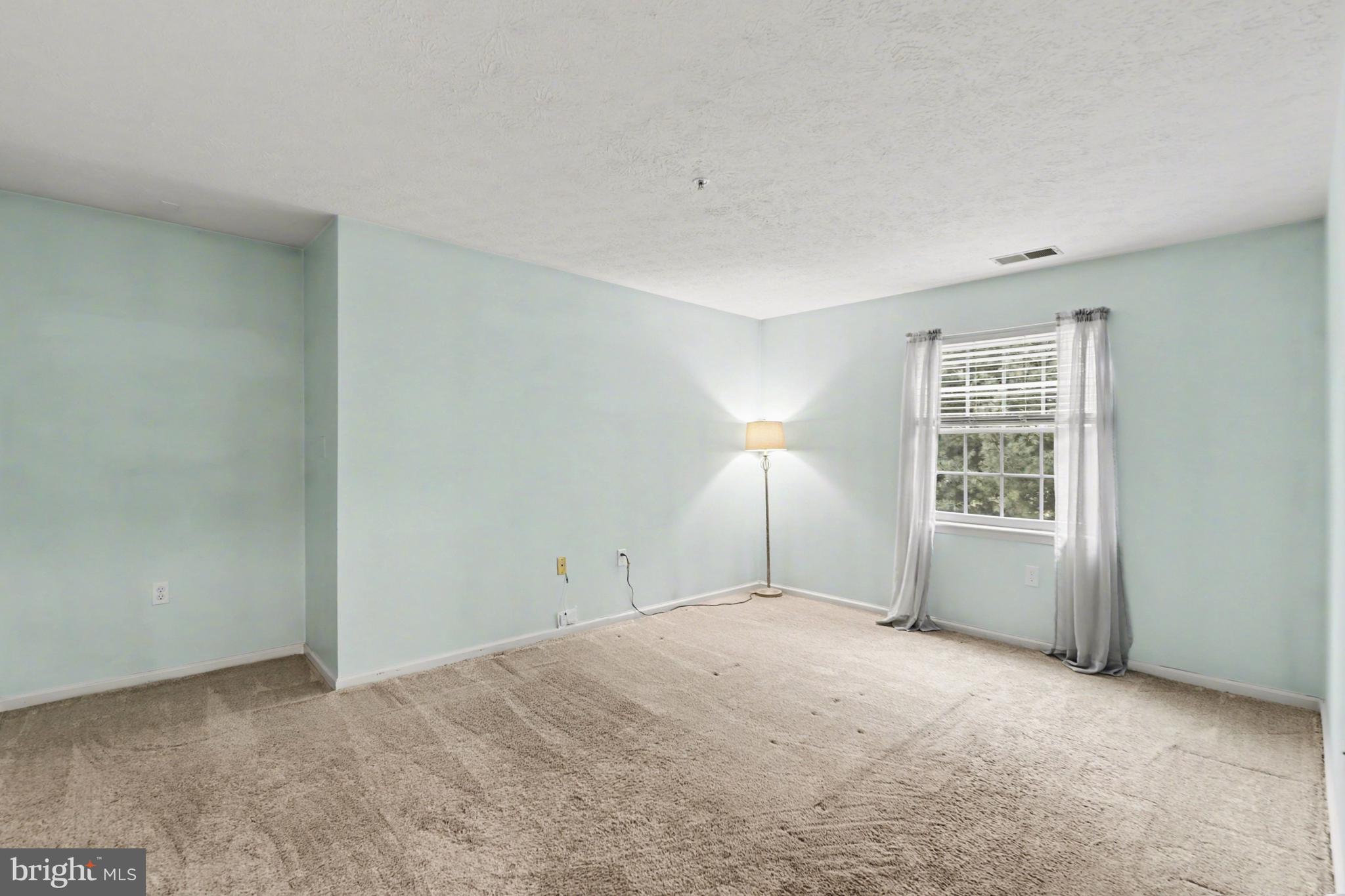 RIVERSIDE PARK - Residential