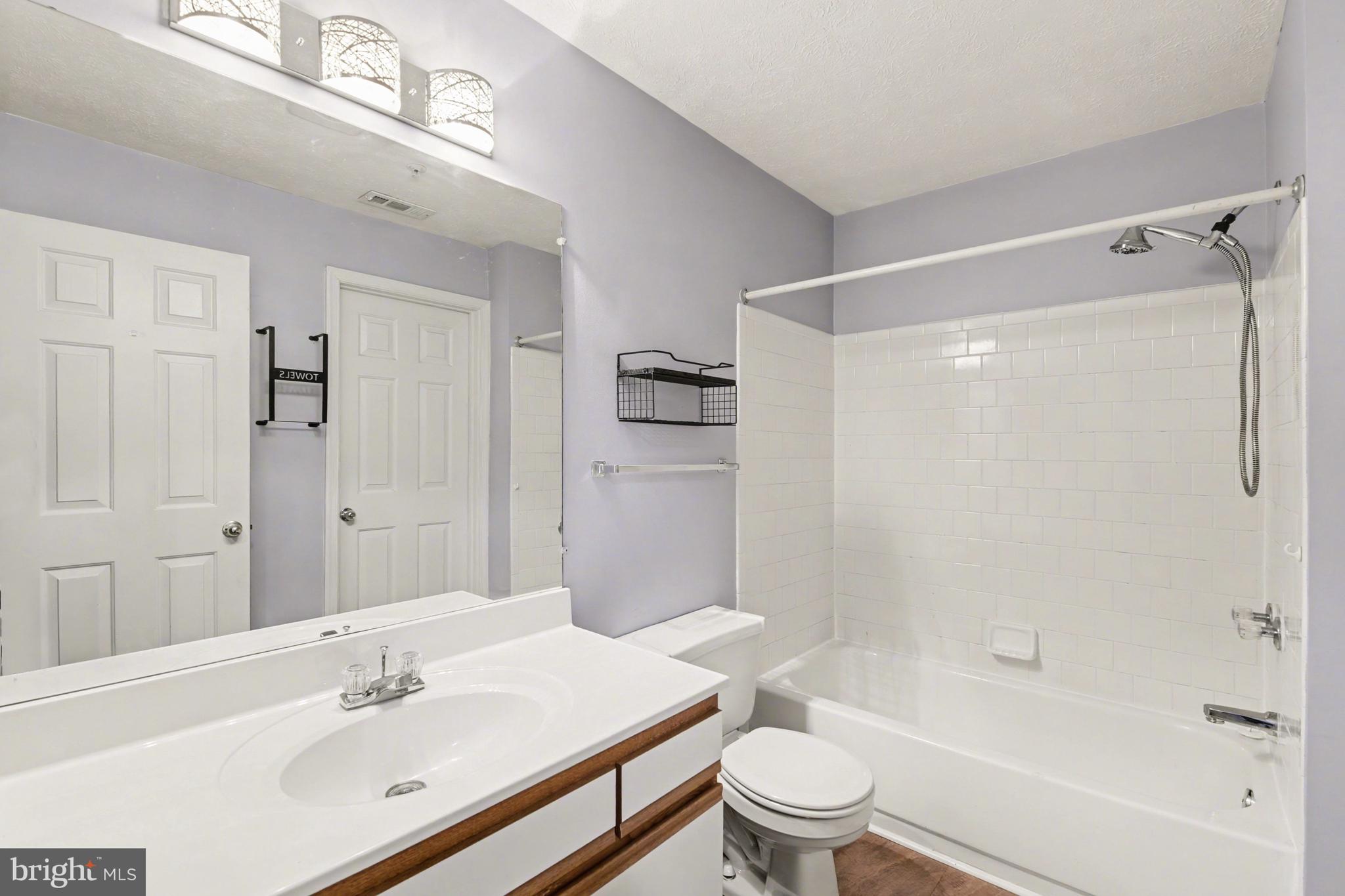 RIVERSIDE PARK - Residential