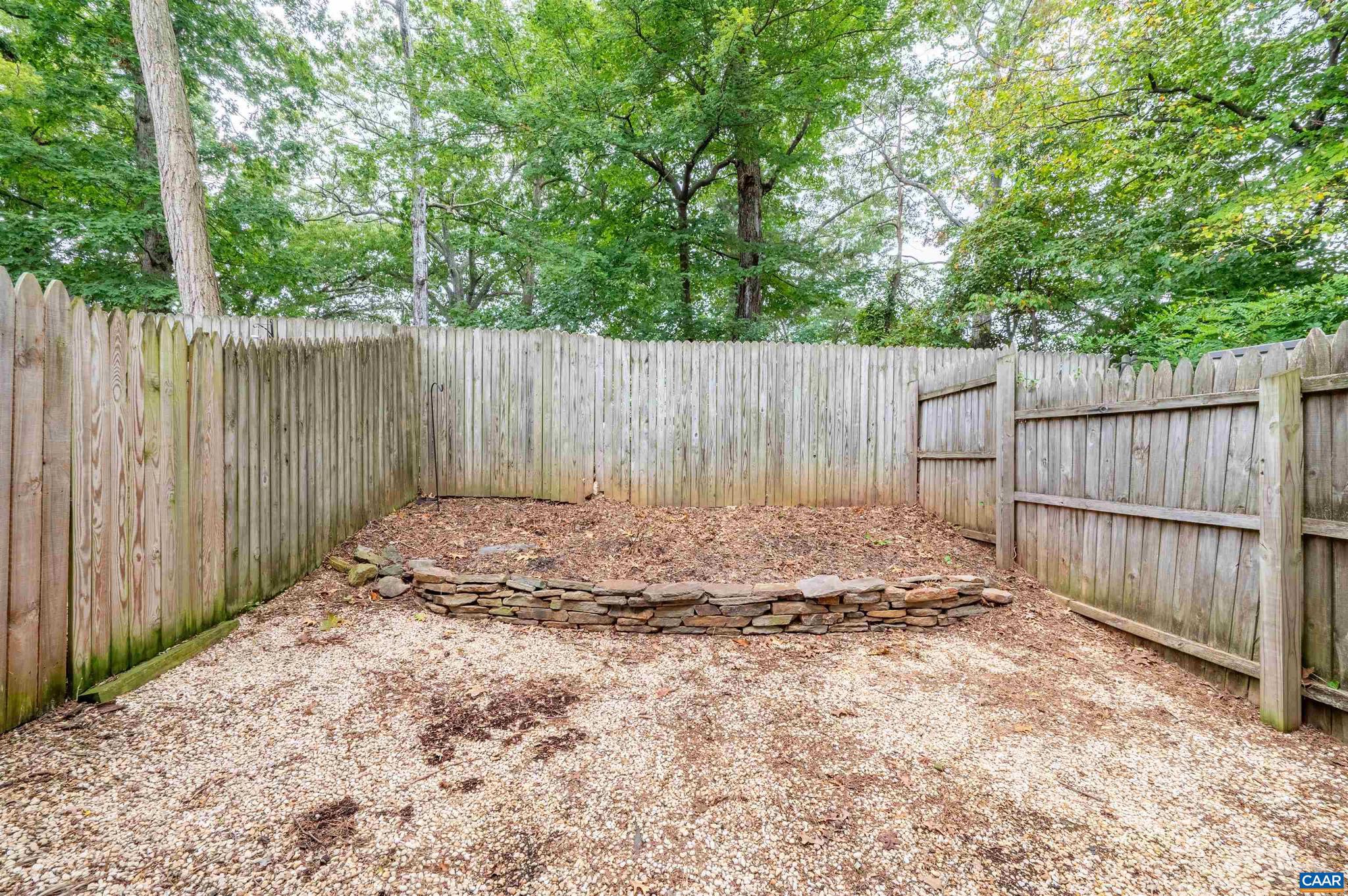 GARDEN COURT - Residential