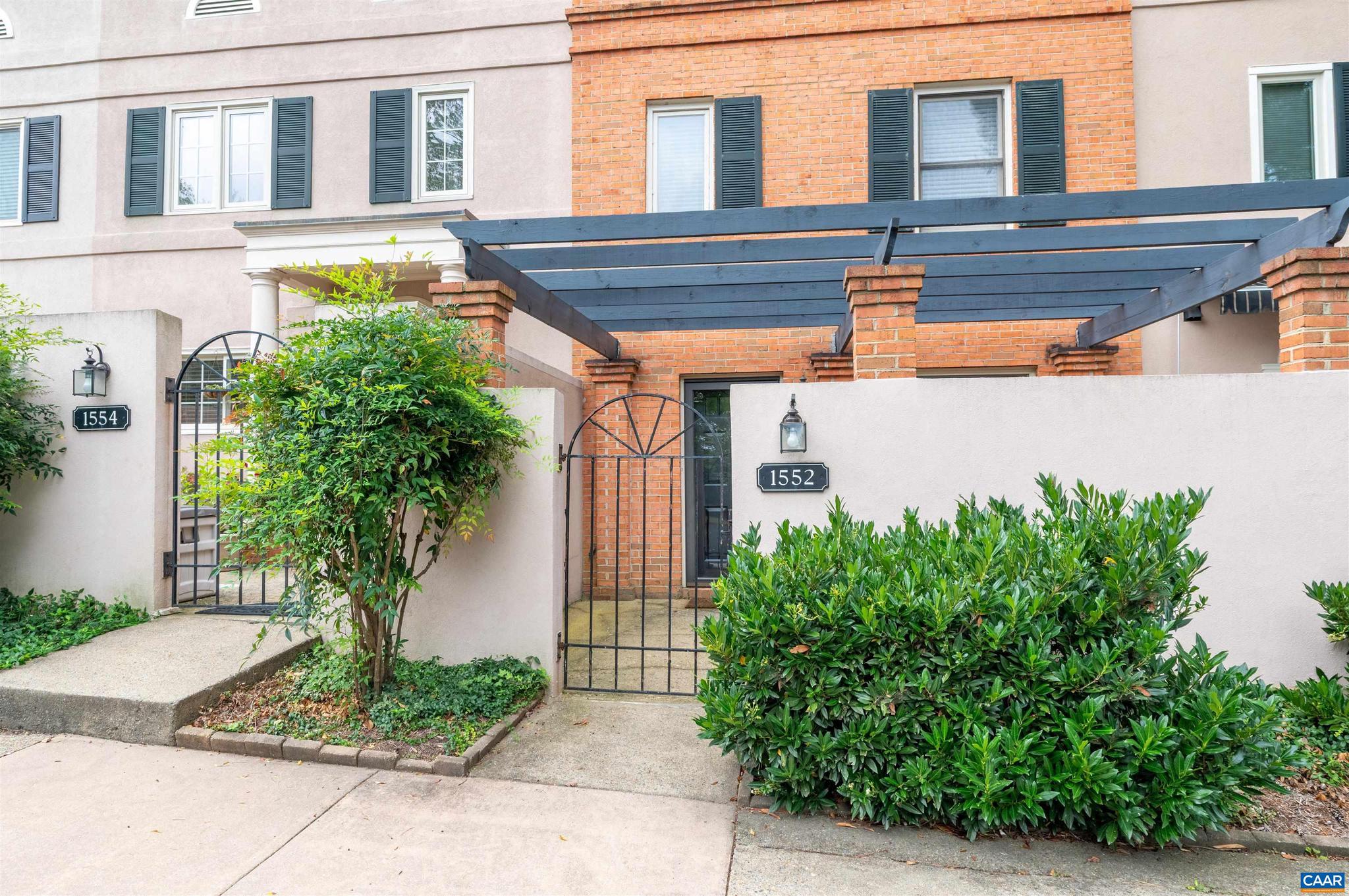 GARDEN COURT - Residential