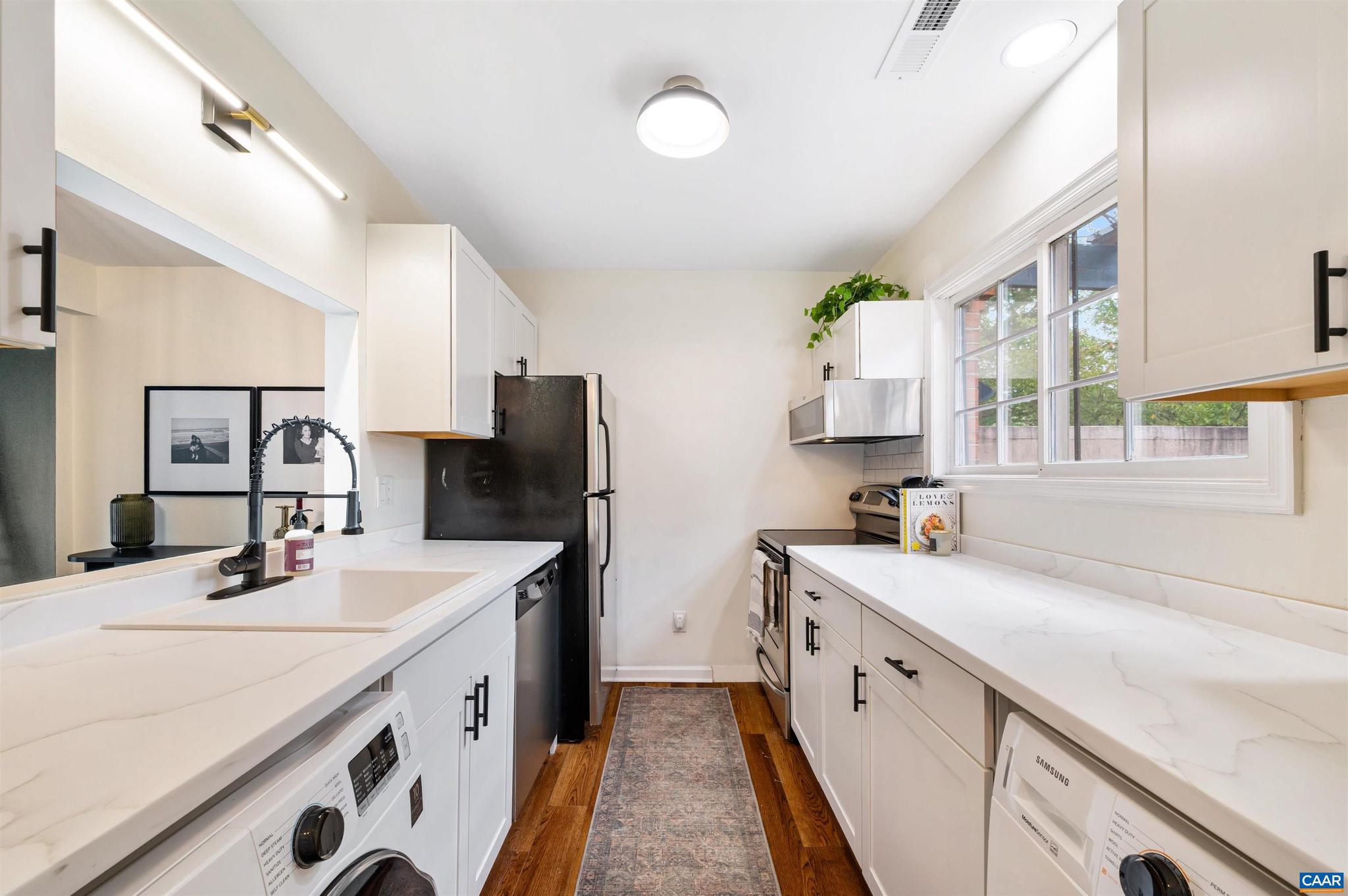 GARDEN COURT - Residential