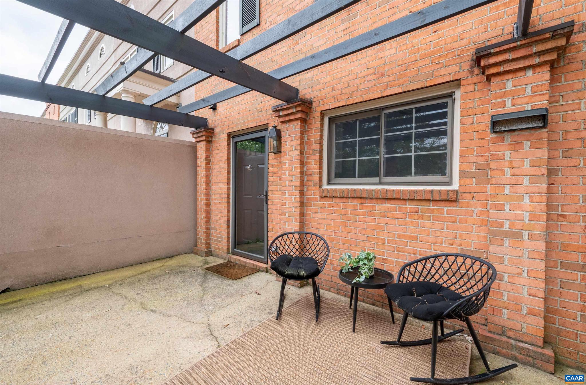 GARDEN COURT - Residential