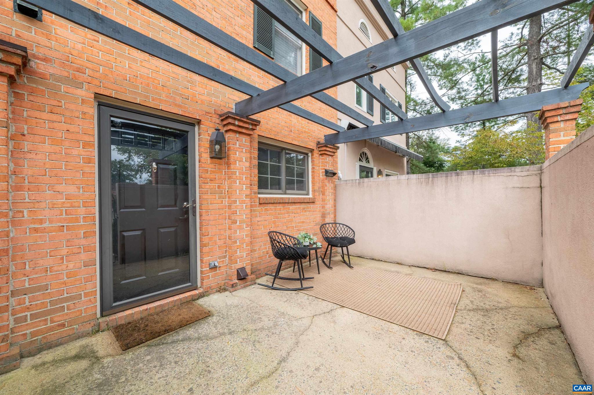 GARDEN COURT - Residential