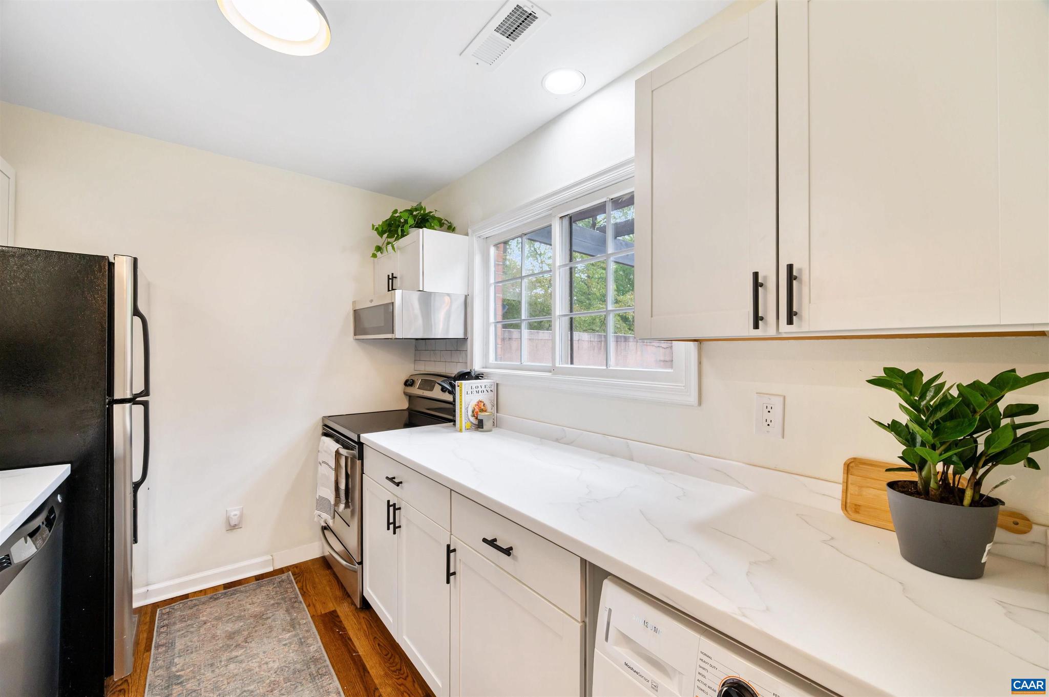 GARDEN COURT - Residential