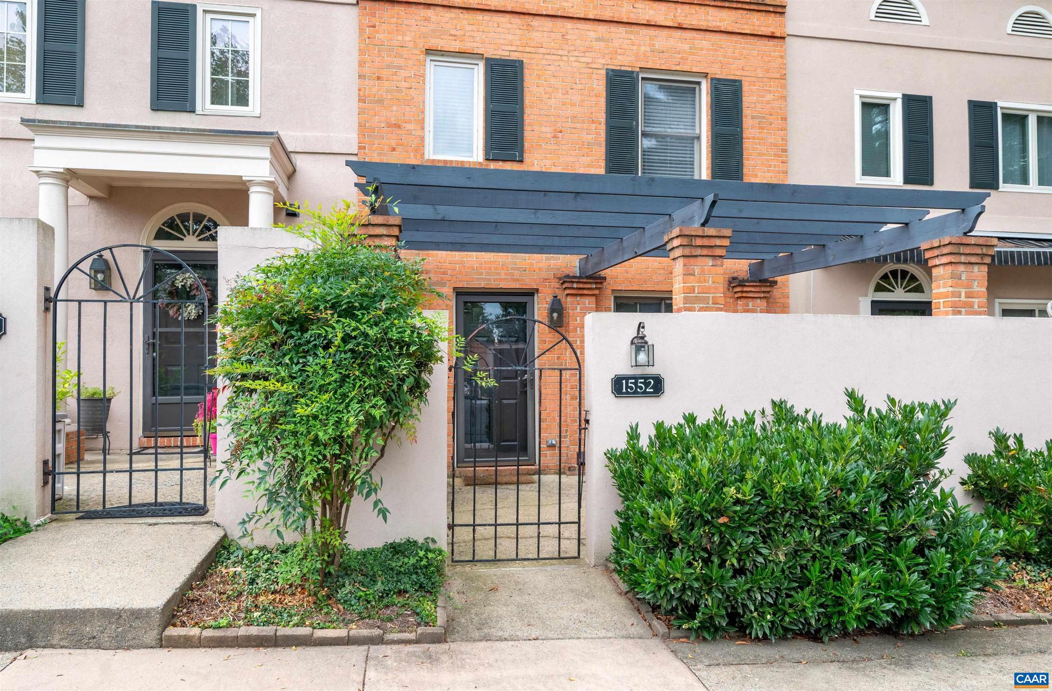 GARDEN COURT - Residential