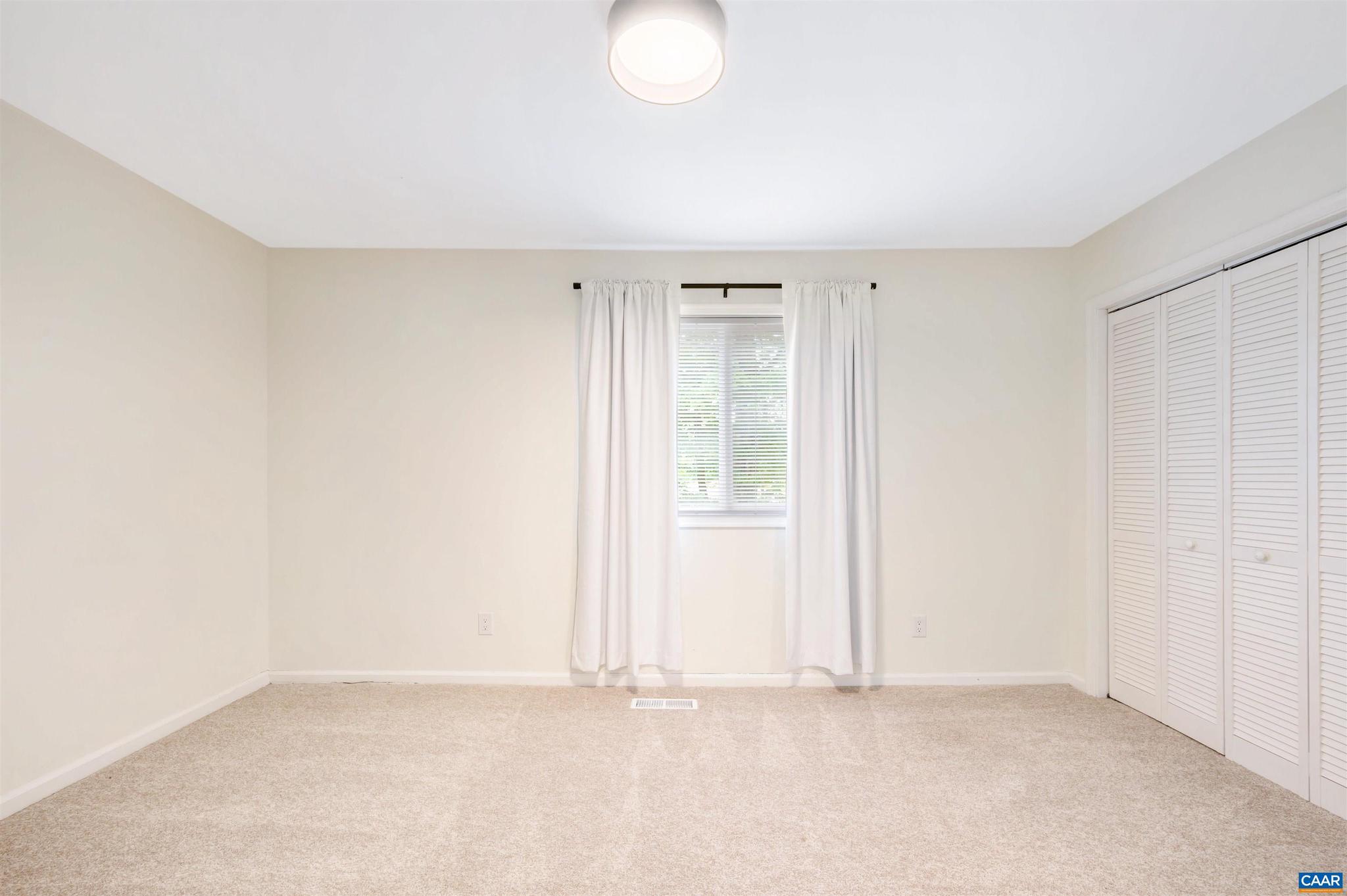 GARDEN COURT - Residential