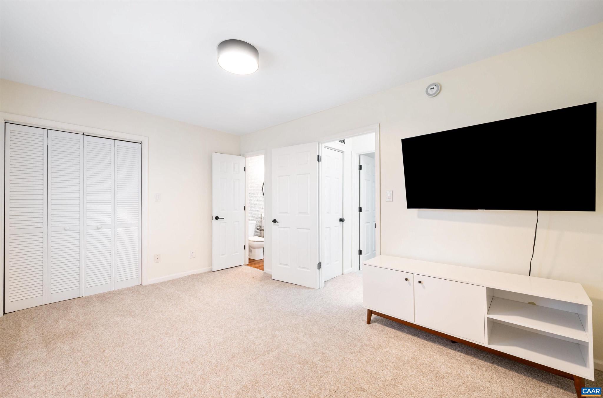 GARDEN COURT - Residential