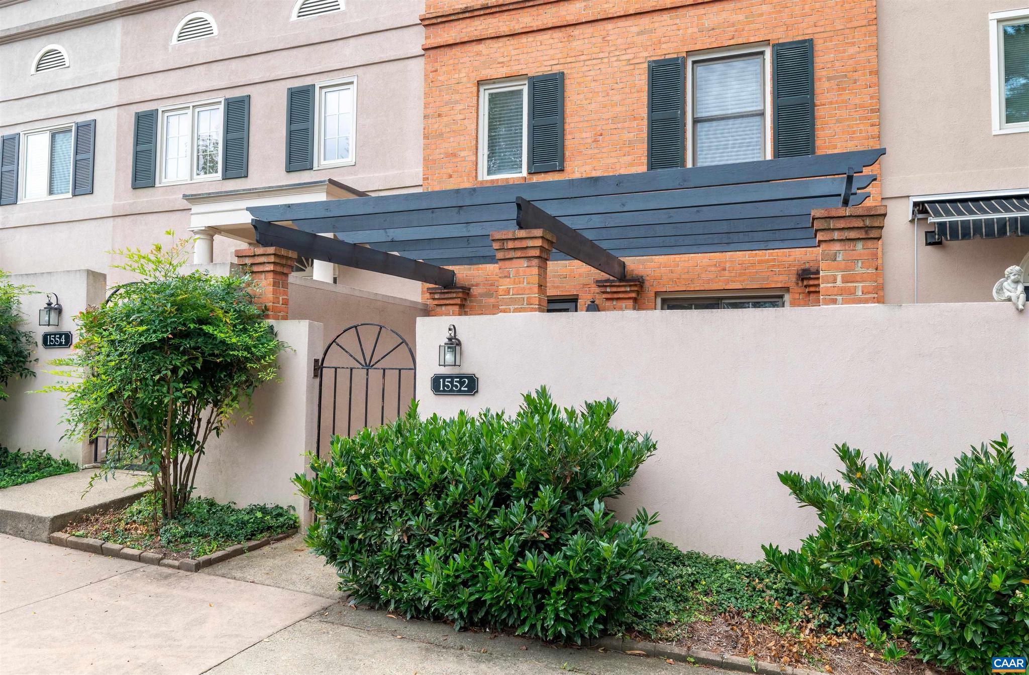 GARDEN COURT - Residential