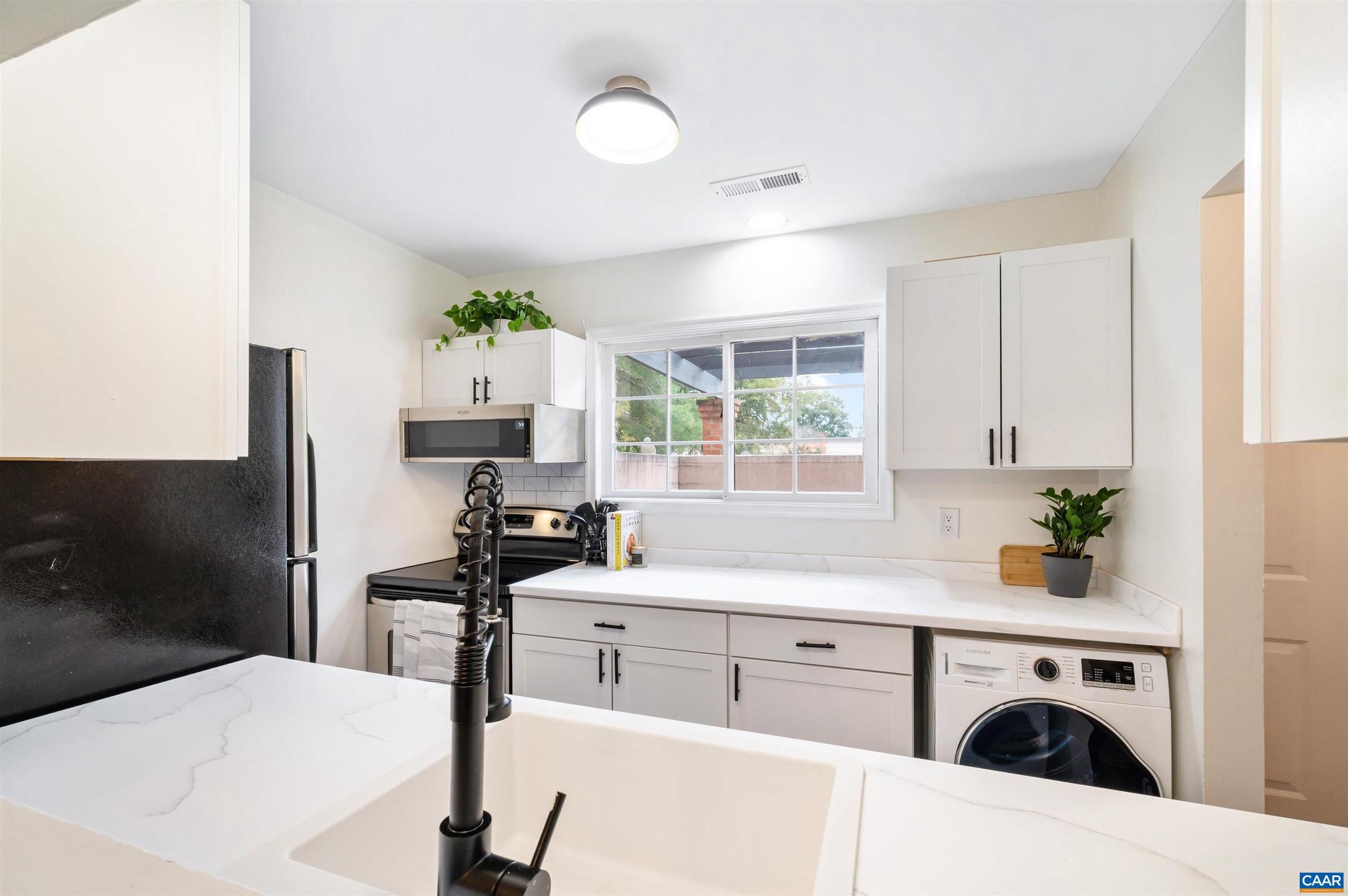 GARDEN COURT - Residential