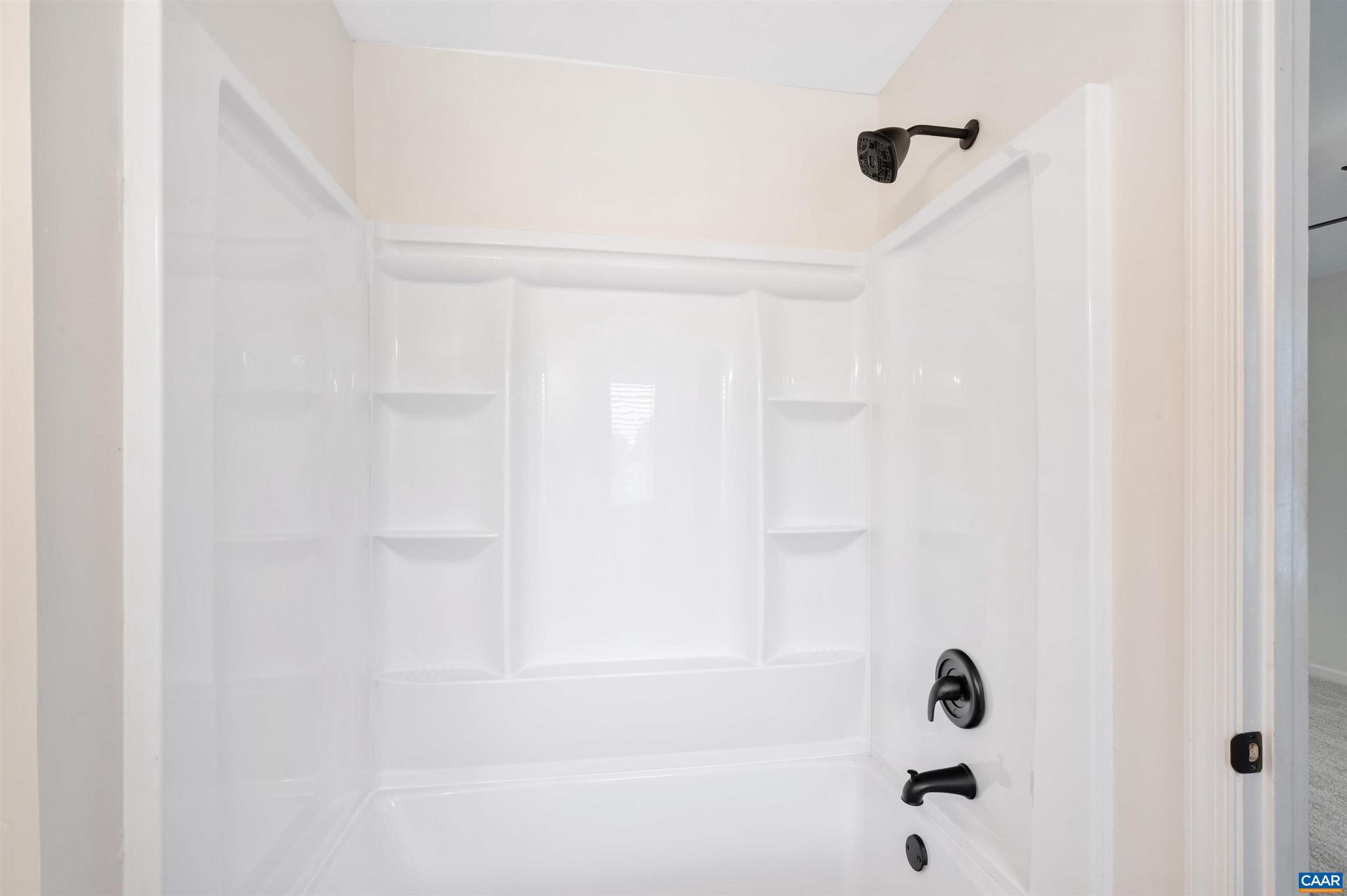 GARDEN COURT - Residential