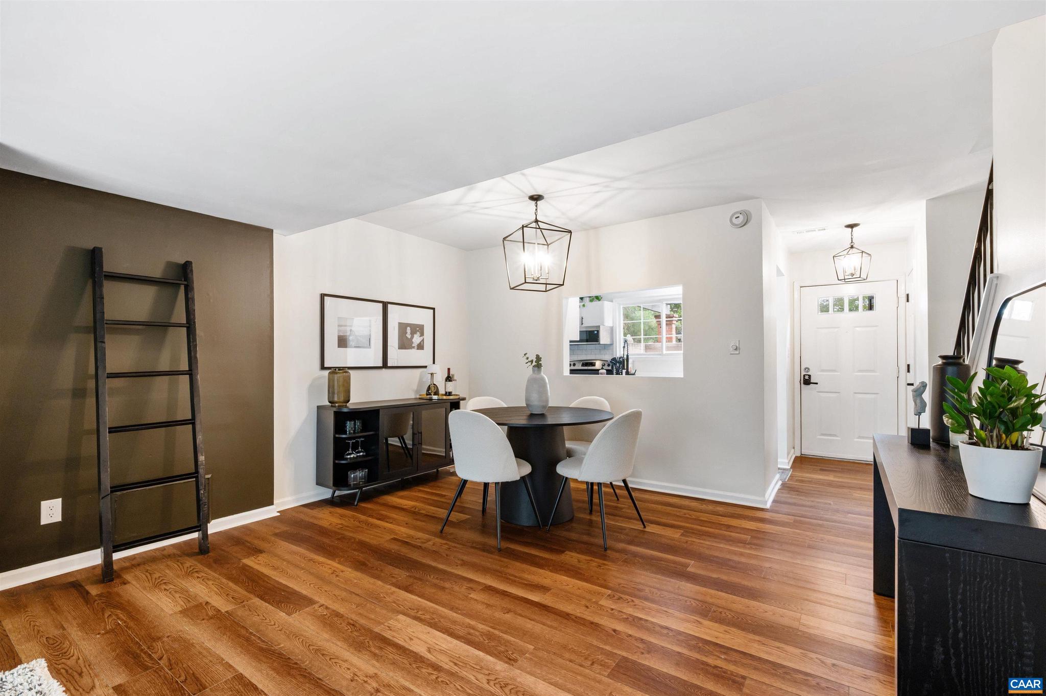 GARDEN COURT - Residential