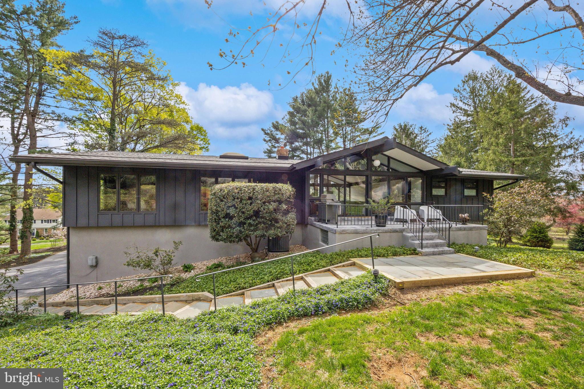 37 LOCHWOOD LANE
