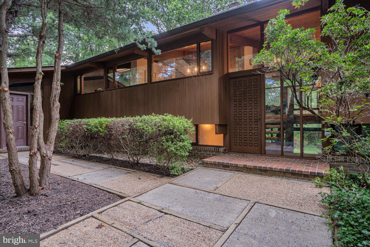 1017 TOWLSTON ROAD