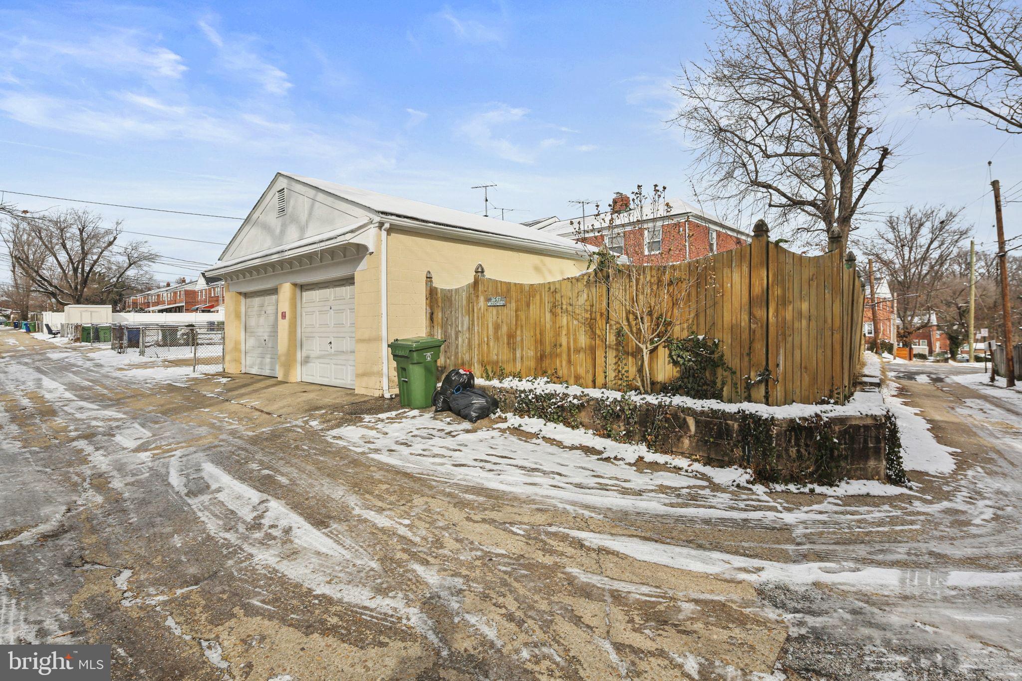 RAMBLEWOOD - Residential