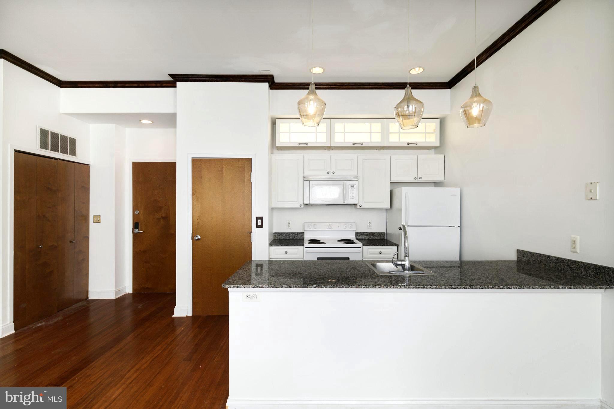 CENTER CITY - Residential Lease